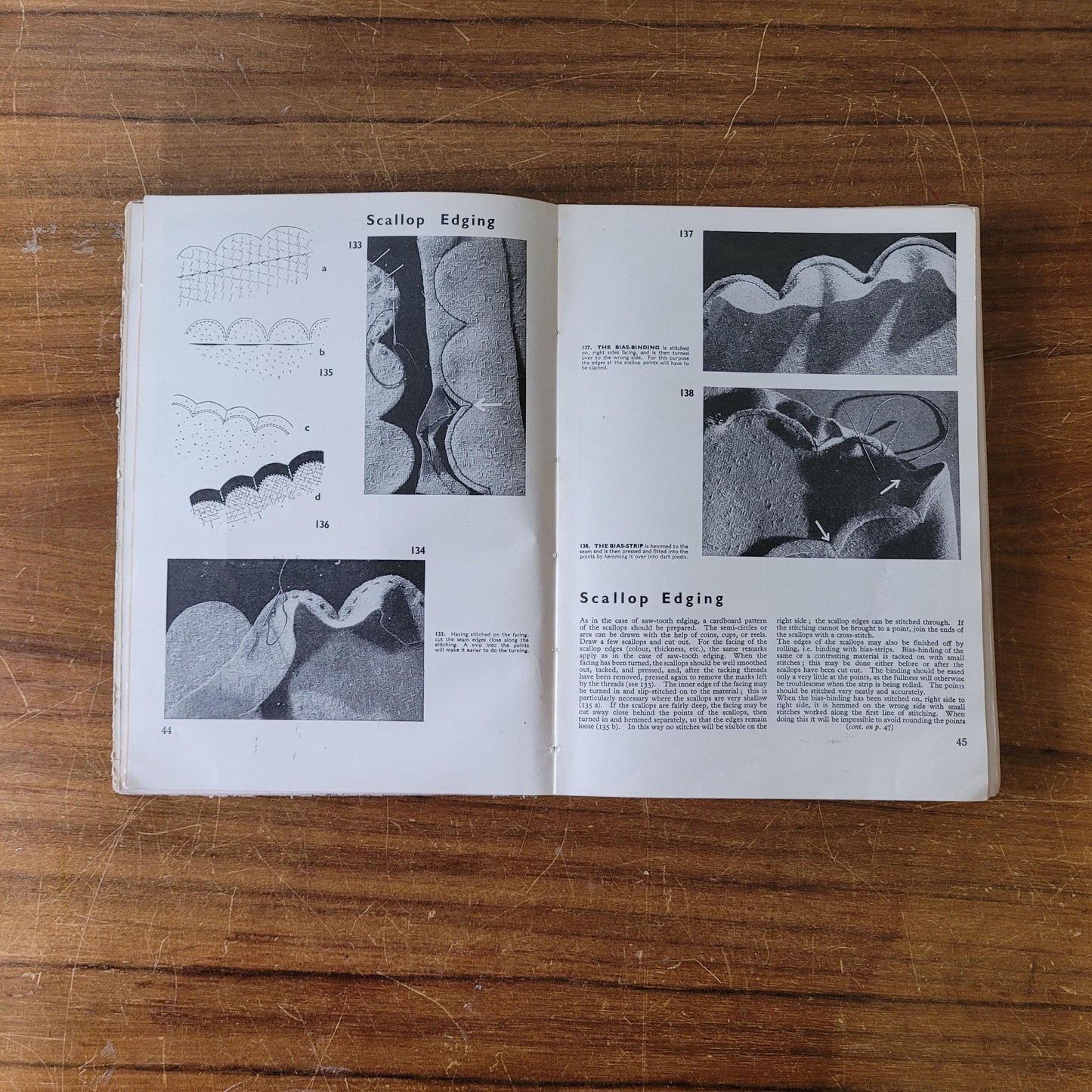 Modern Needlework in 600 Pictures, a Daily Express publication (Hardback, 1937)