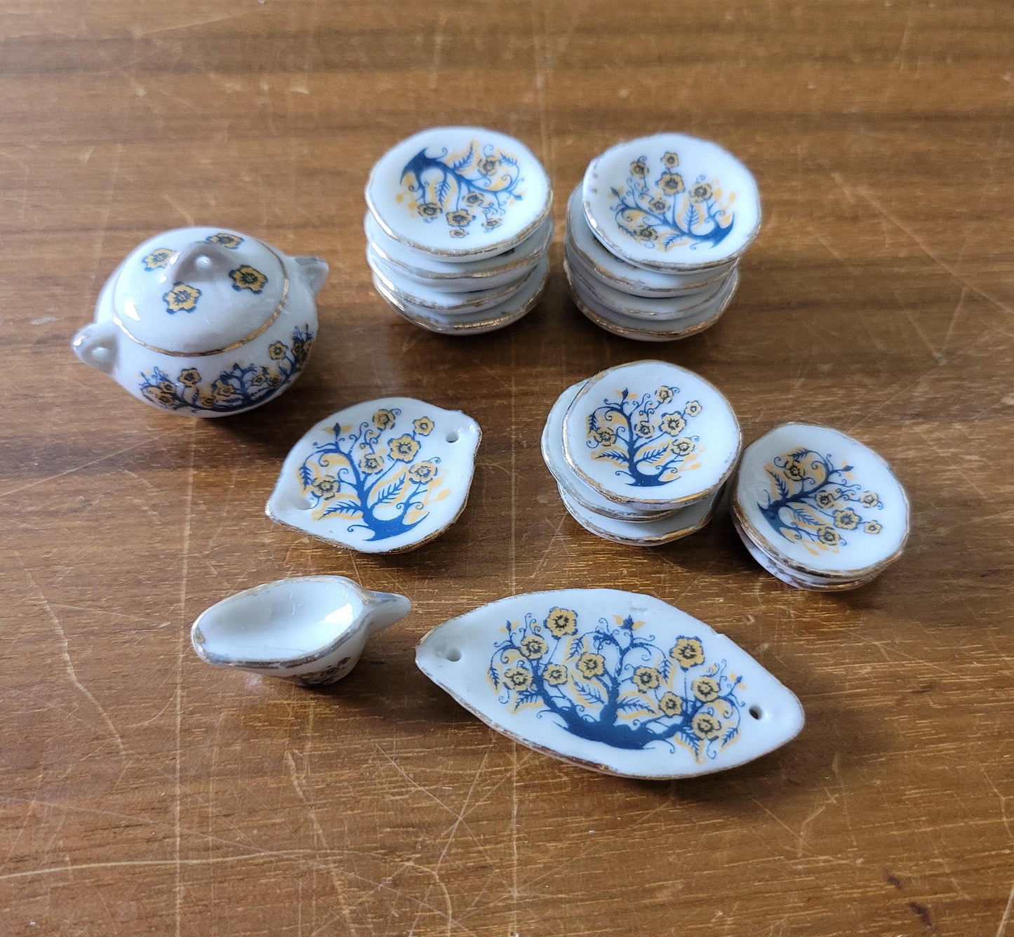 Selection of vintage doll's house miniature crockery