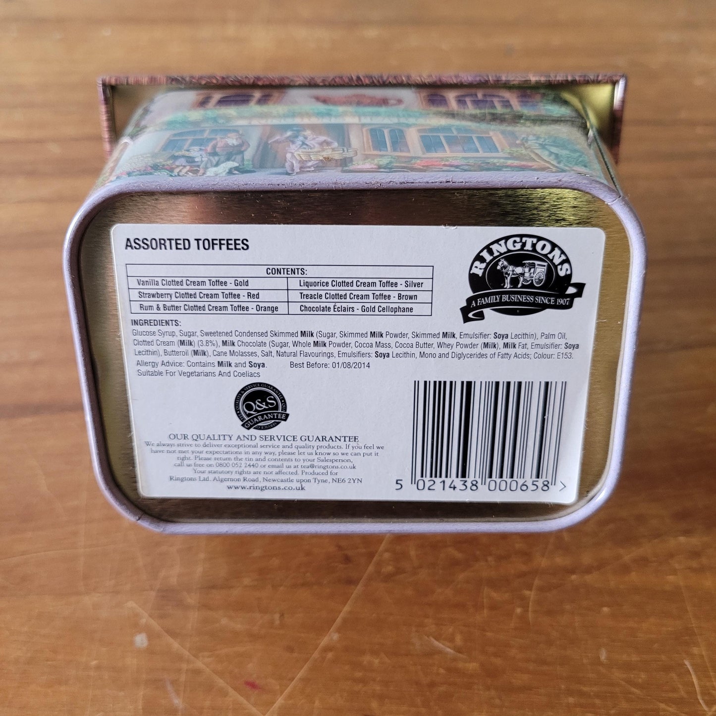Collectable Ringtons Tearoom metal house-shaped candy tin
