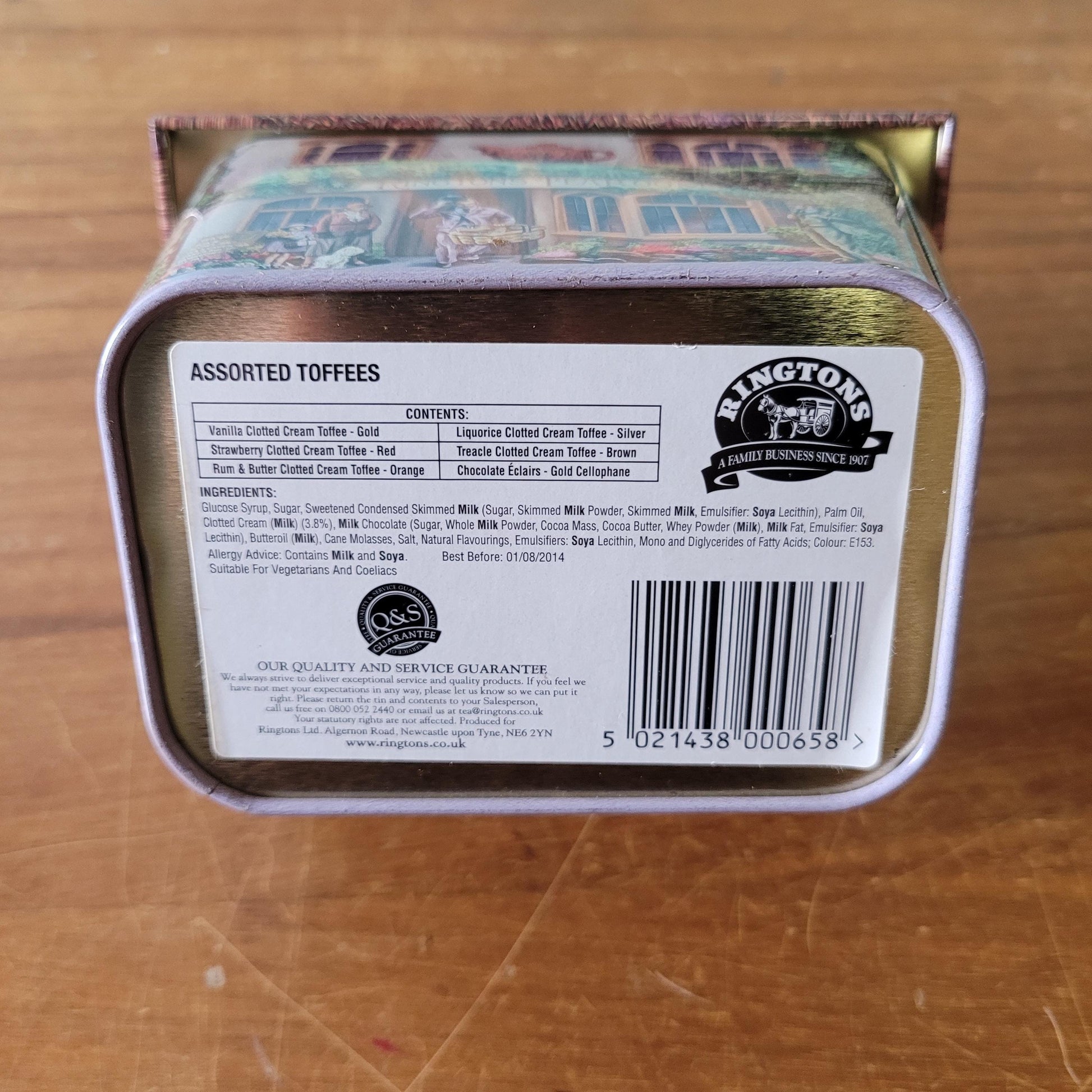 Collectable Ringtons Tearoom metal house-shaped candy tin