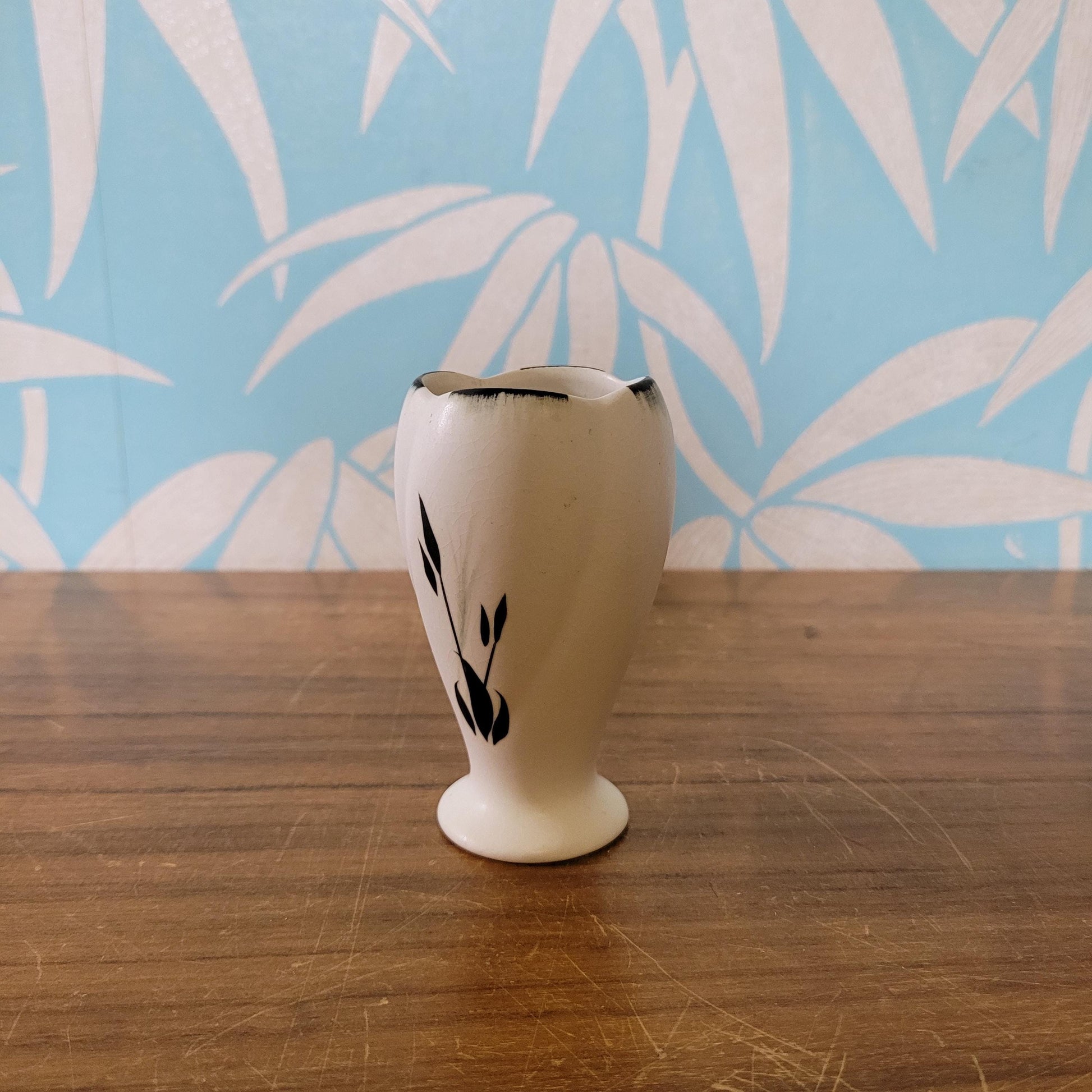Vintage Radford Pottery? small hand-painted oriental ceramic bud vase