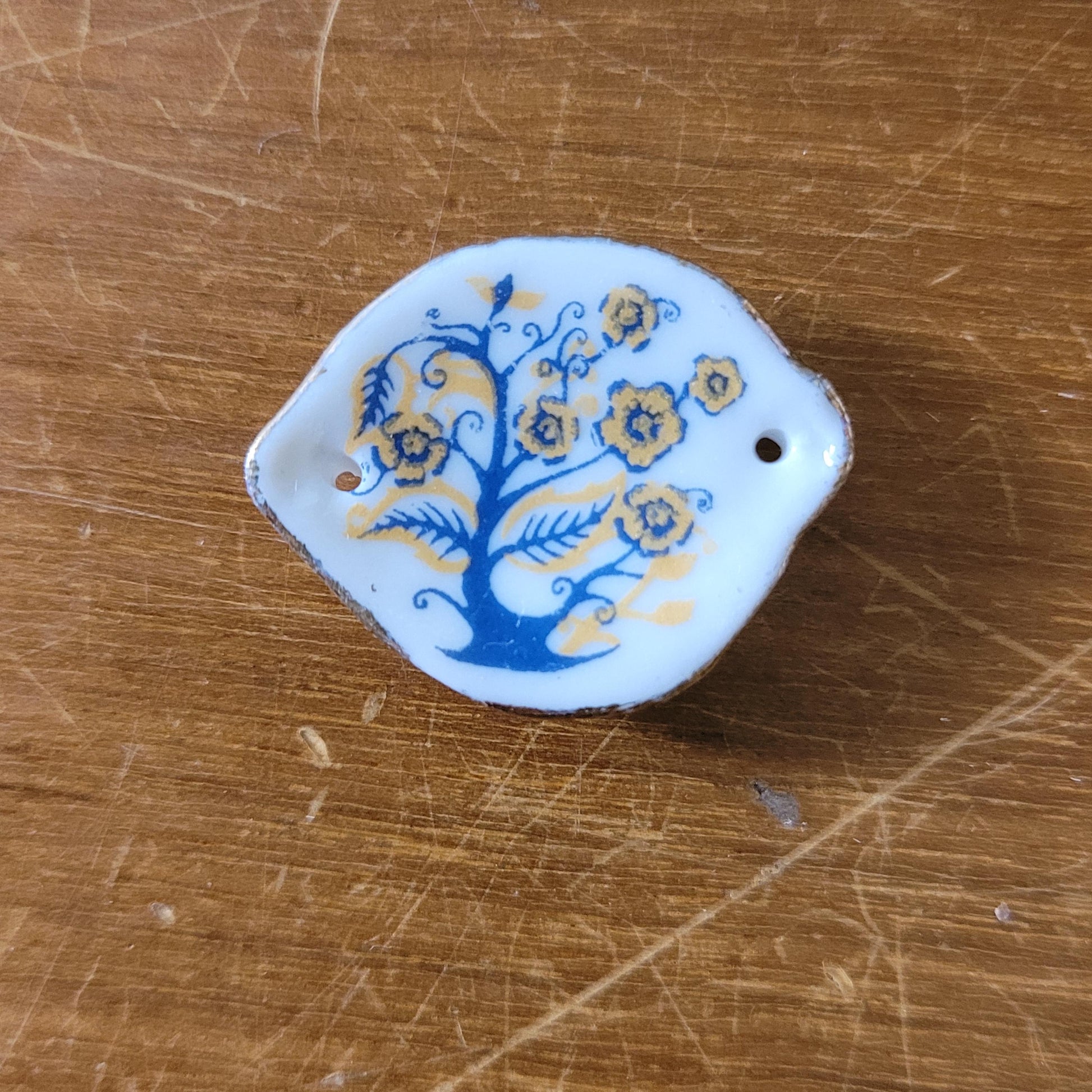 Selection of vintage doll's house miniature crockery