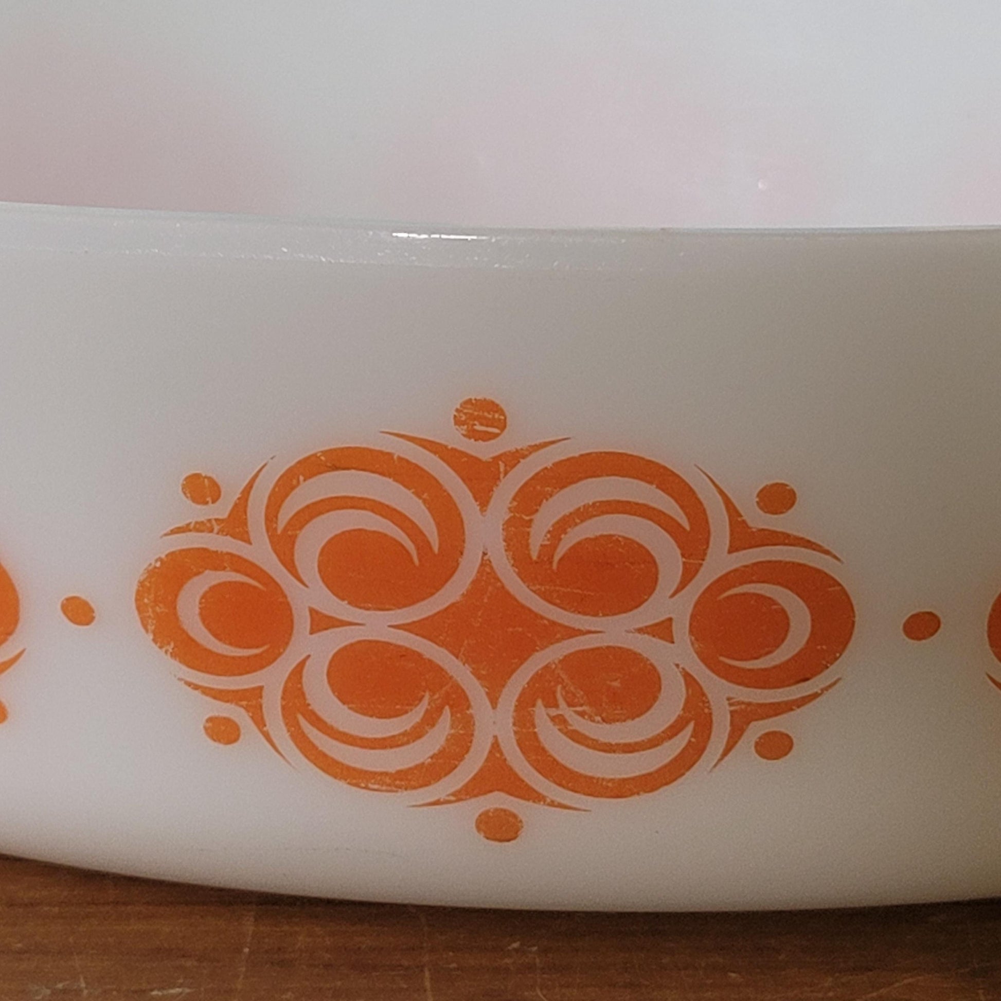 1970s geometric orange pattern Agee Pyrex casserole dish