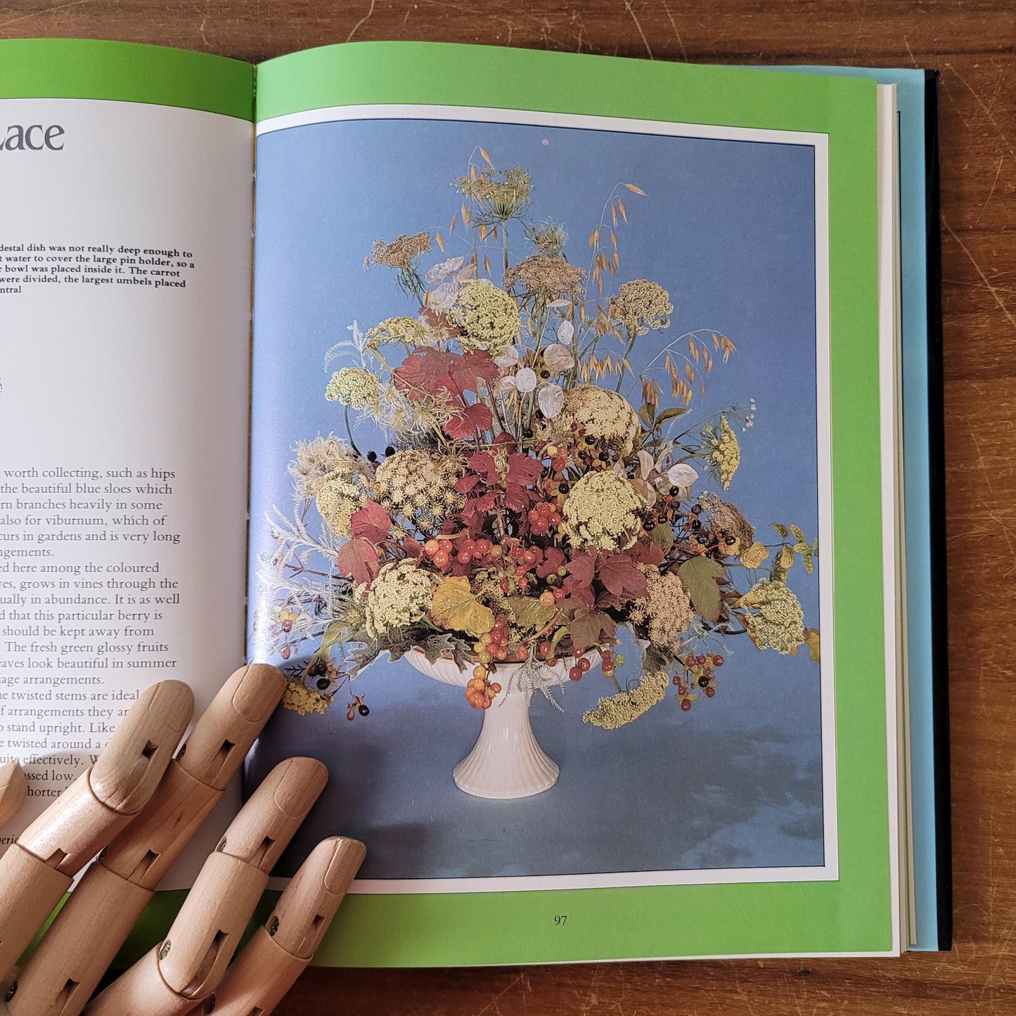 Creative Flower Arranging, by Violet Stevenson (Hardback, 1982)