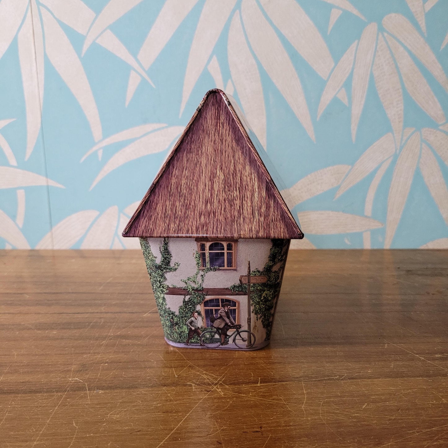 Collectable Ringtons Tearoom metal house-shaped candy tin