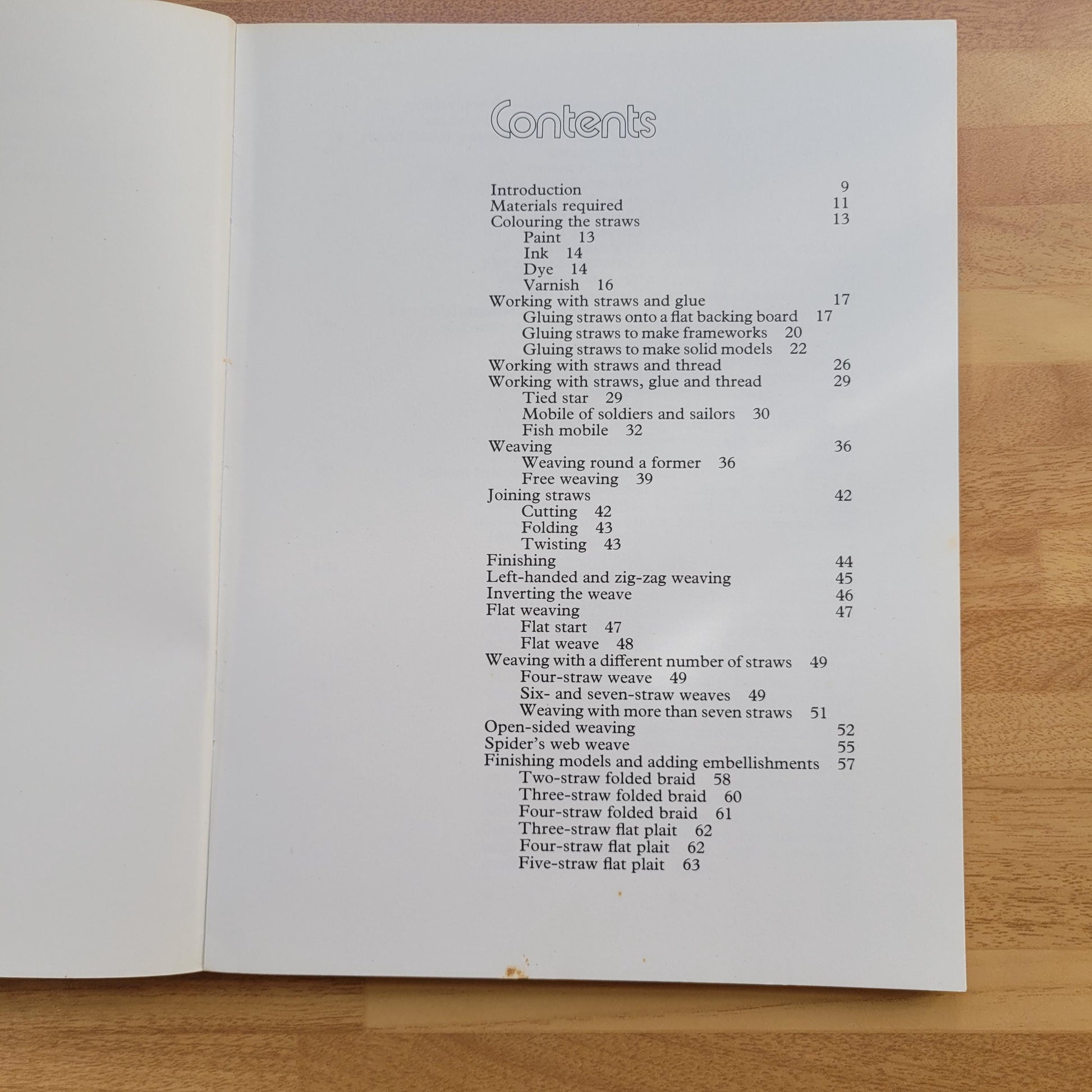 Paper Straw Craft, by Anne Stone (Softback, 1973)