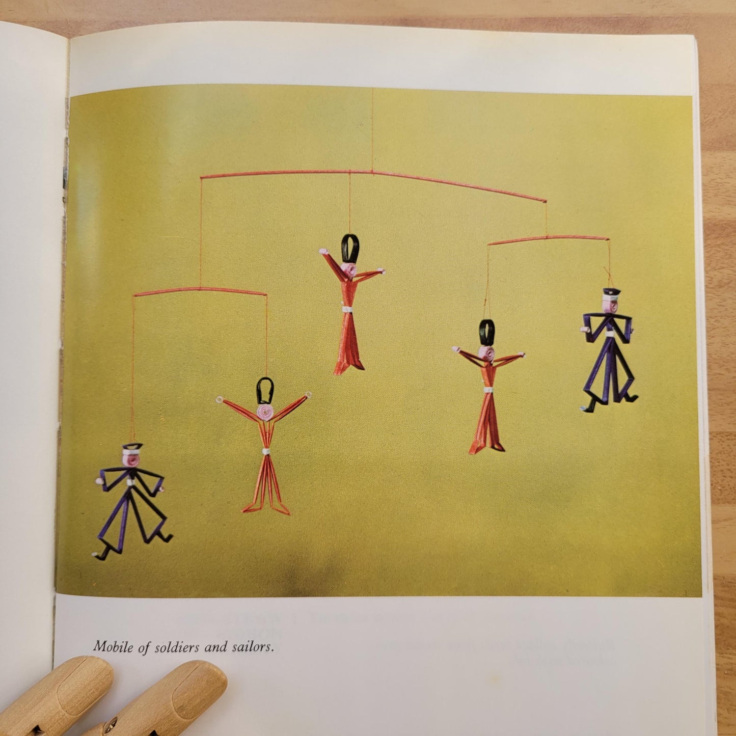 Paper Straw Craft, by Anne Stone (Softback, 1973)