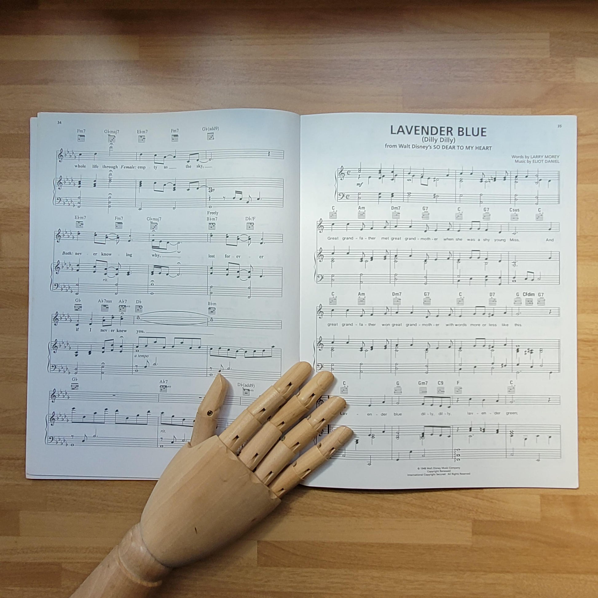 Disney Love Songs - Piano, Vocal, Guitar by Hal Leonard (Softback, 1997)