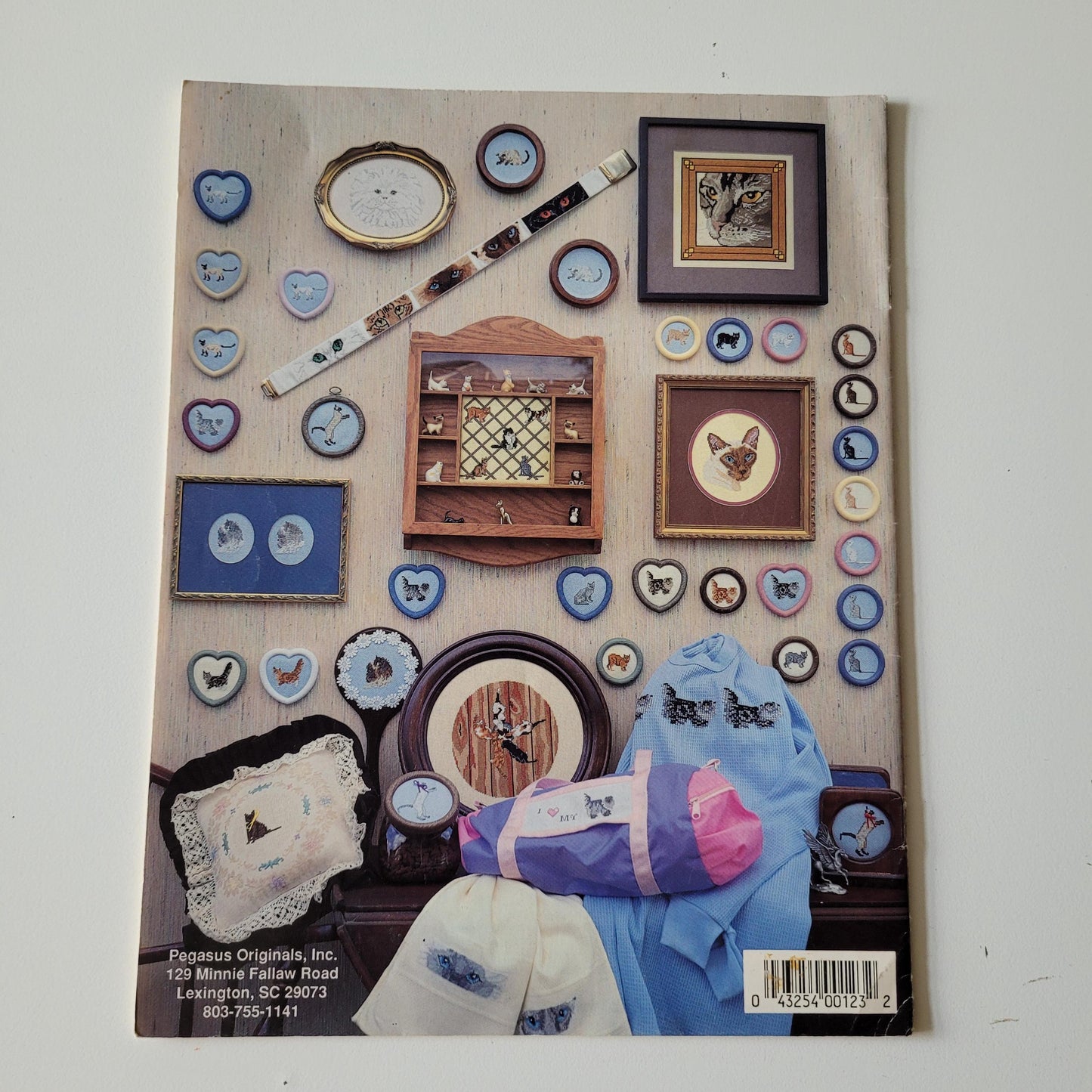 Just Cats Book 123 cross stitch pattern booklet, by Stephanie Seabrook Hedgepath (1985)