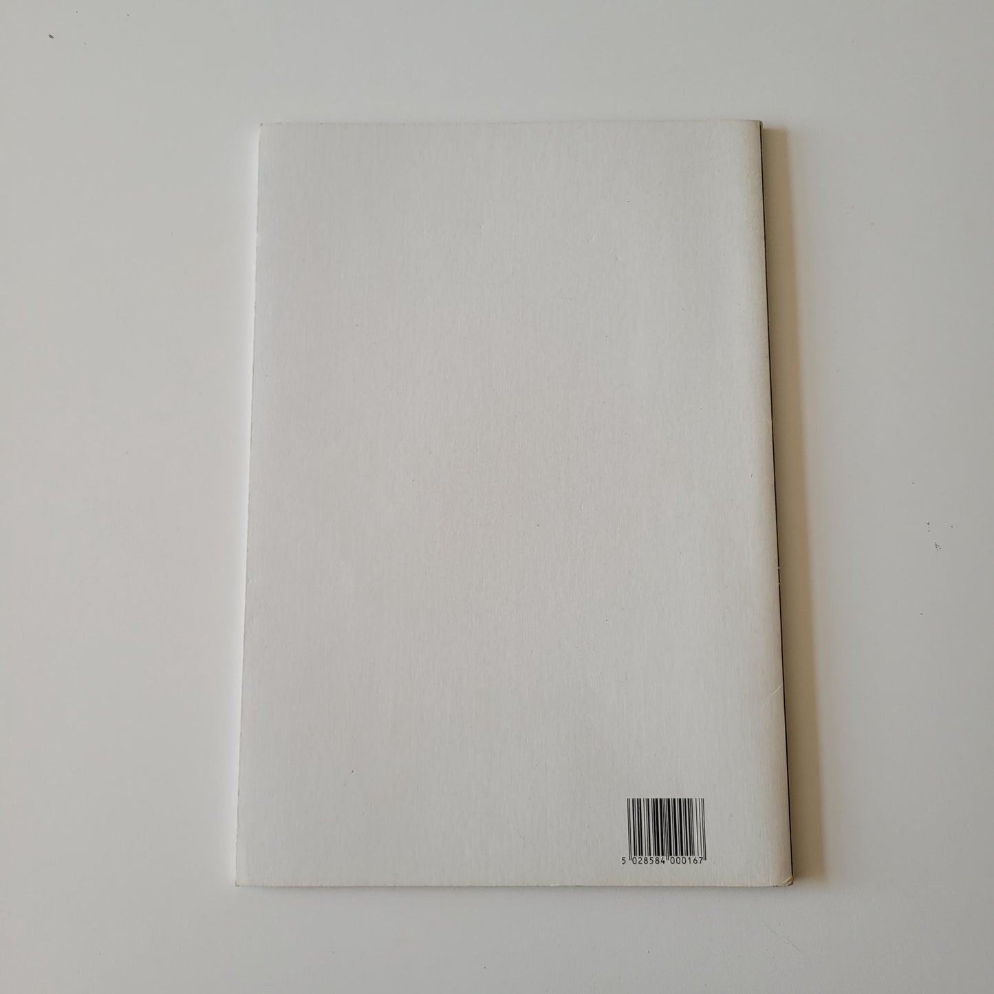 Two (unused) vintage scrapbooks