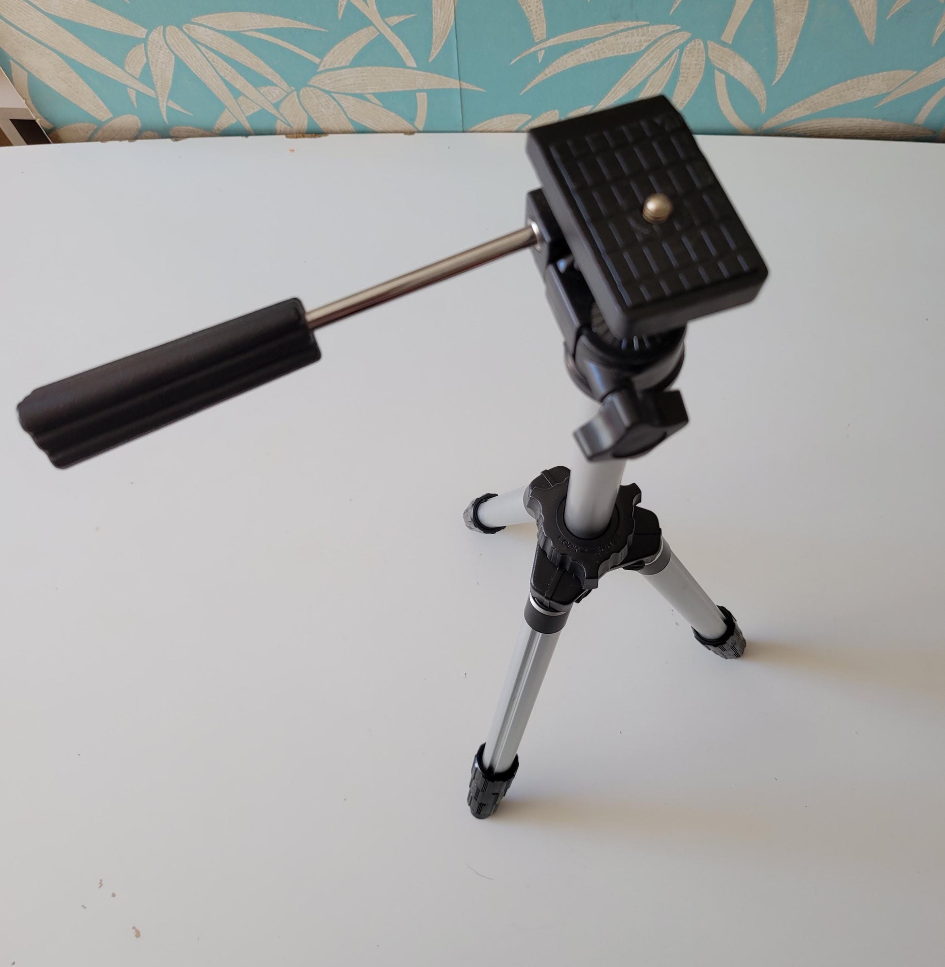 Vintage Coastar Super-lite T-12 camera tripod with box