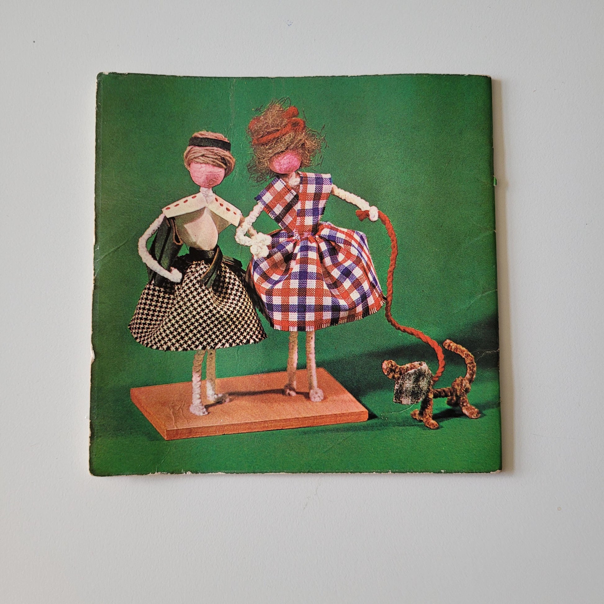 Leisure Crafts: Pipe-cleaner figures (Softback, 1971)