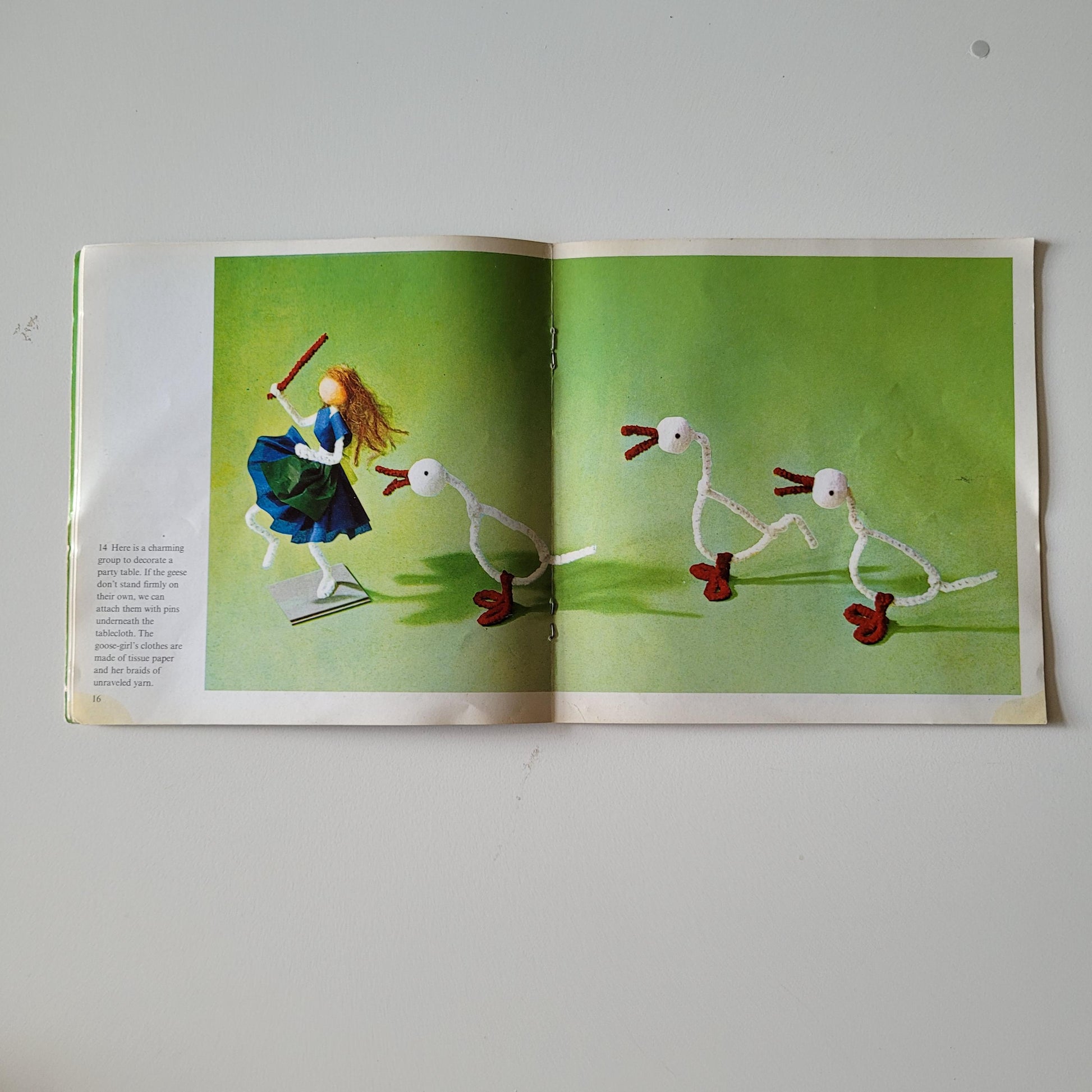 Leisure Crafts: Pipe-cleaner figures (Softback, 1971)