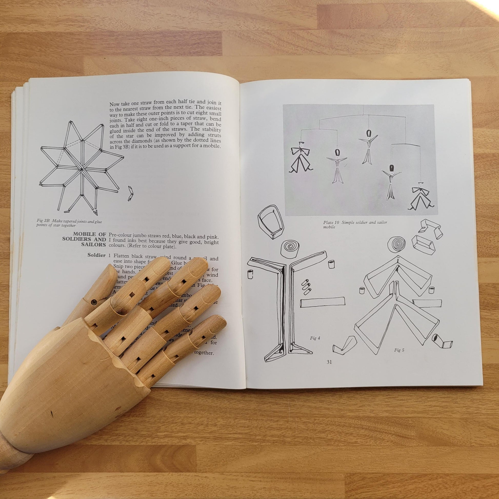 Paper Straw Craft, by Anne Stone (Softback, 1973)