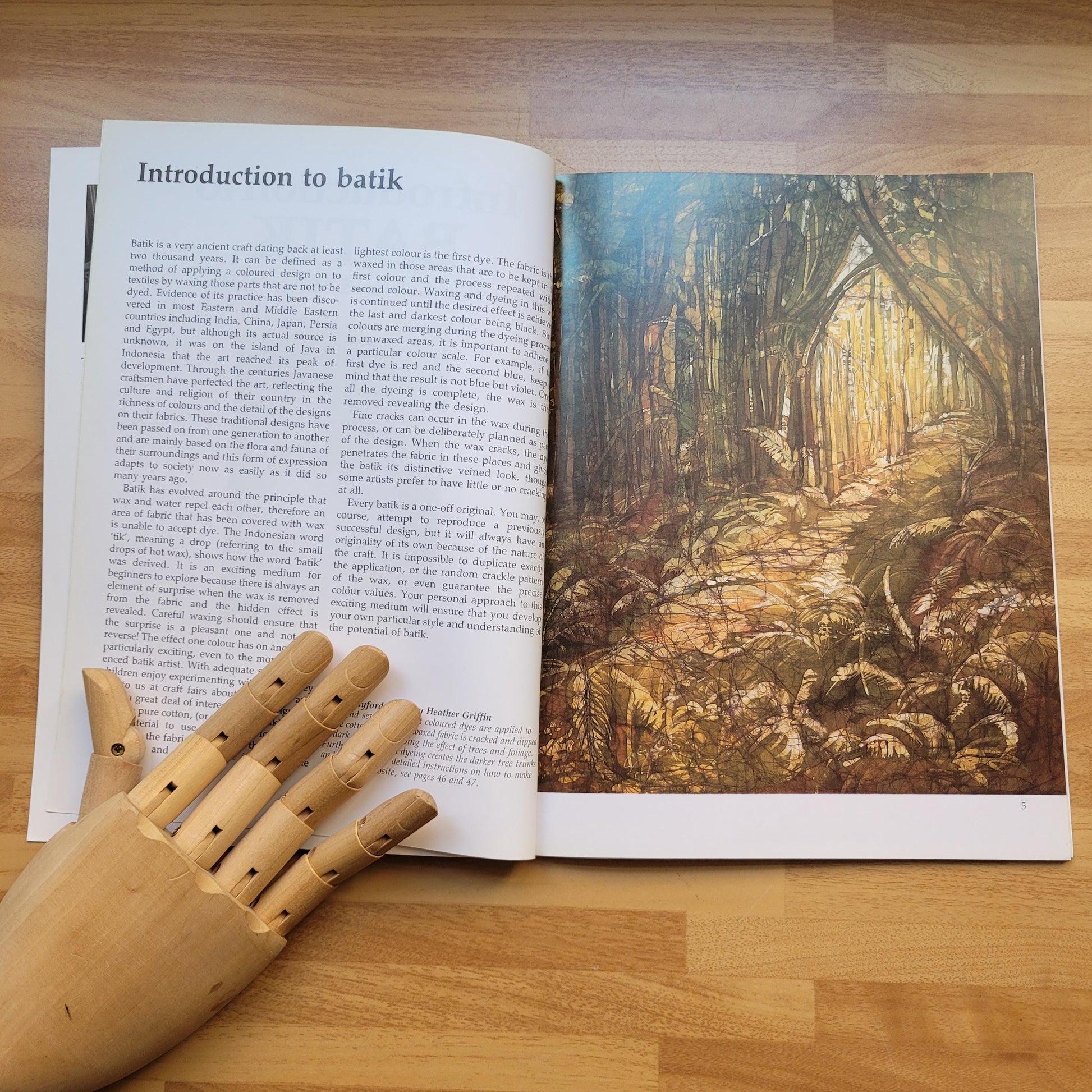 Introduction to Batik, by Heather Griffin, & Margaret Hone (Softback, 2000)
