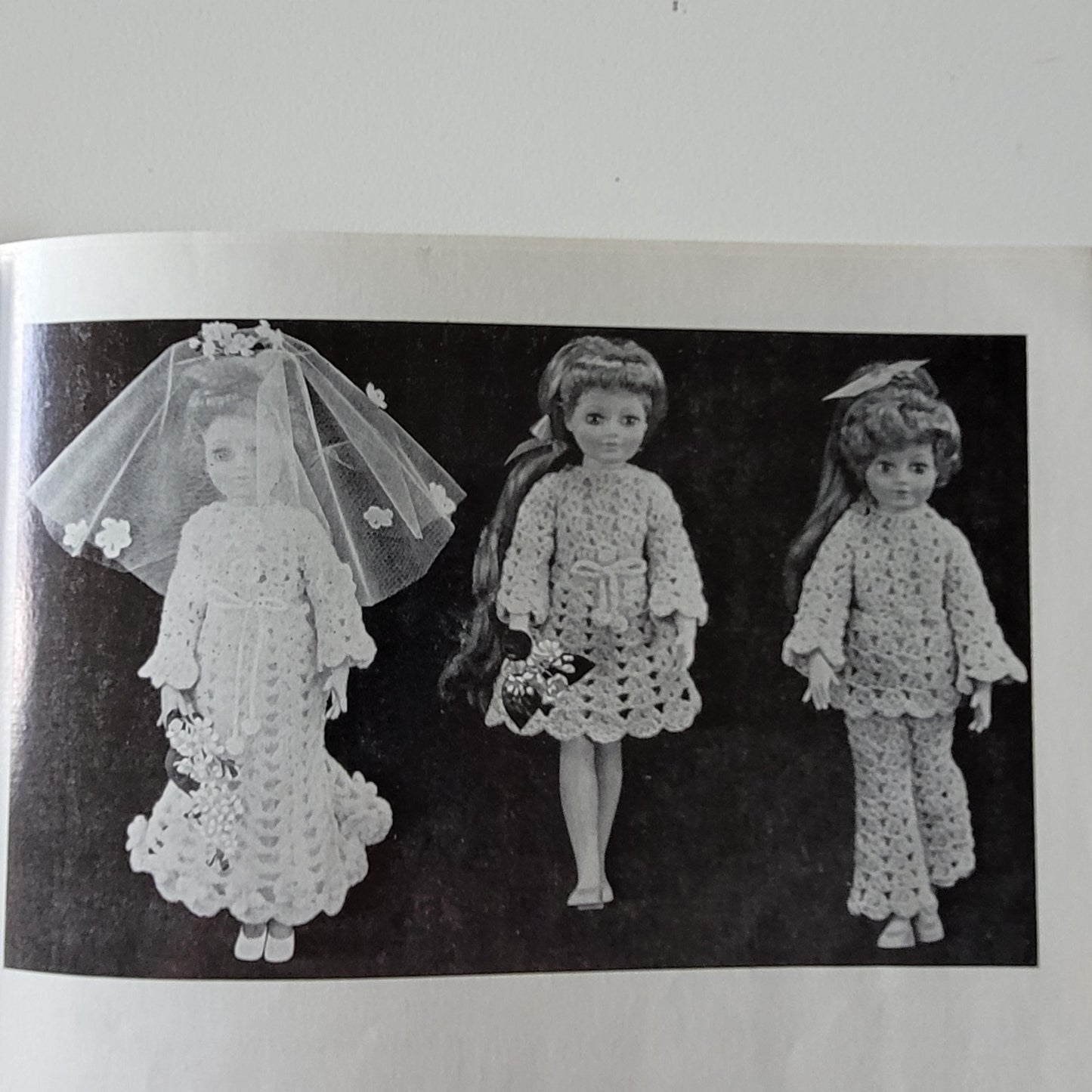 1970s Dolly Book by Emu B20 knitting & crochet patterns for doll's clothes dolls