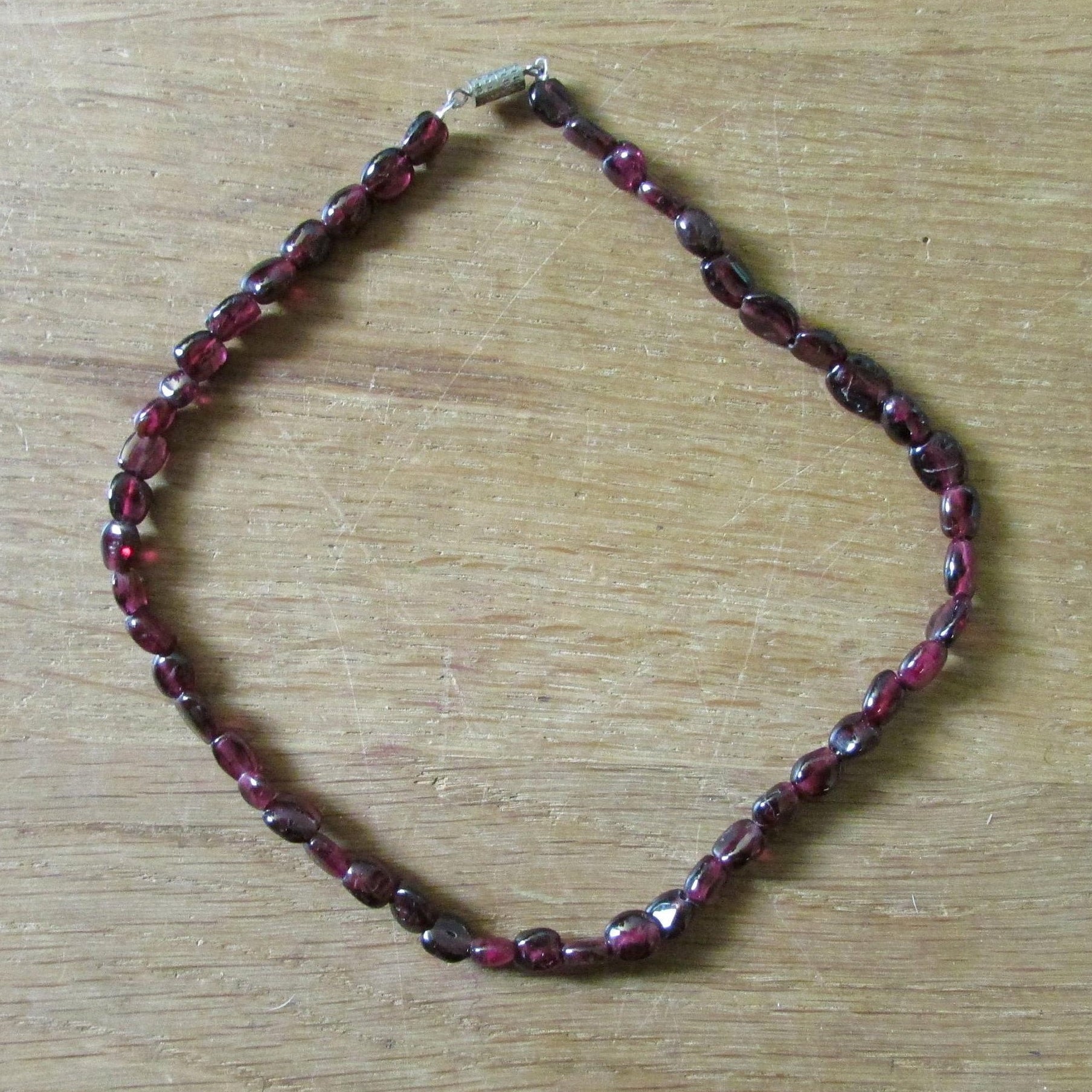 1950s translucent purple/burgundy garnet choker length necklace