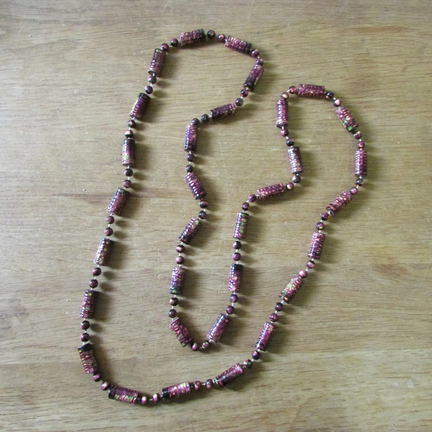 1960s iridescent marbled purple & green textured tube bead rope necklace