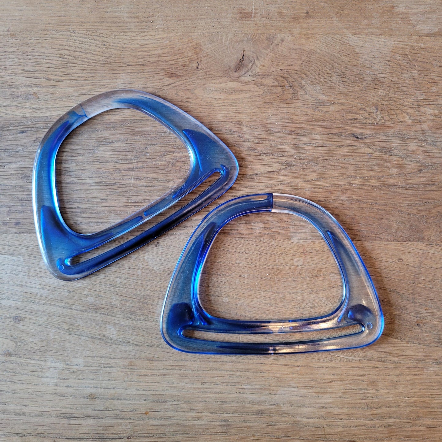 Pair of faux marbled blue plastic D-shaped handbag/purse handles