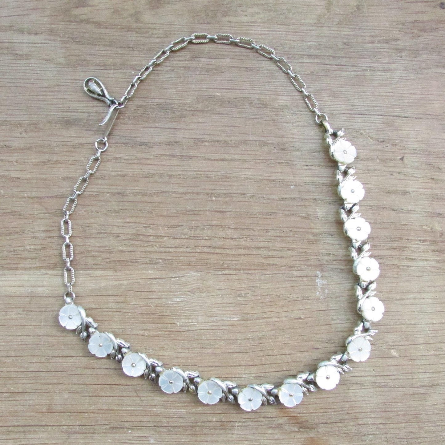 1960s Jewelcraft-style silver-tone & Mother of Pearl flower clasp necklace