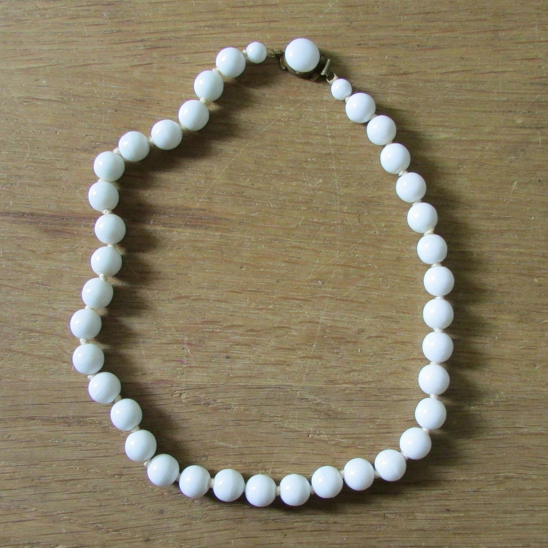 1940s/50s white milk glass bead necklace, hand-knotted