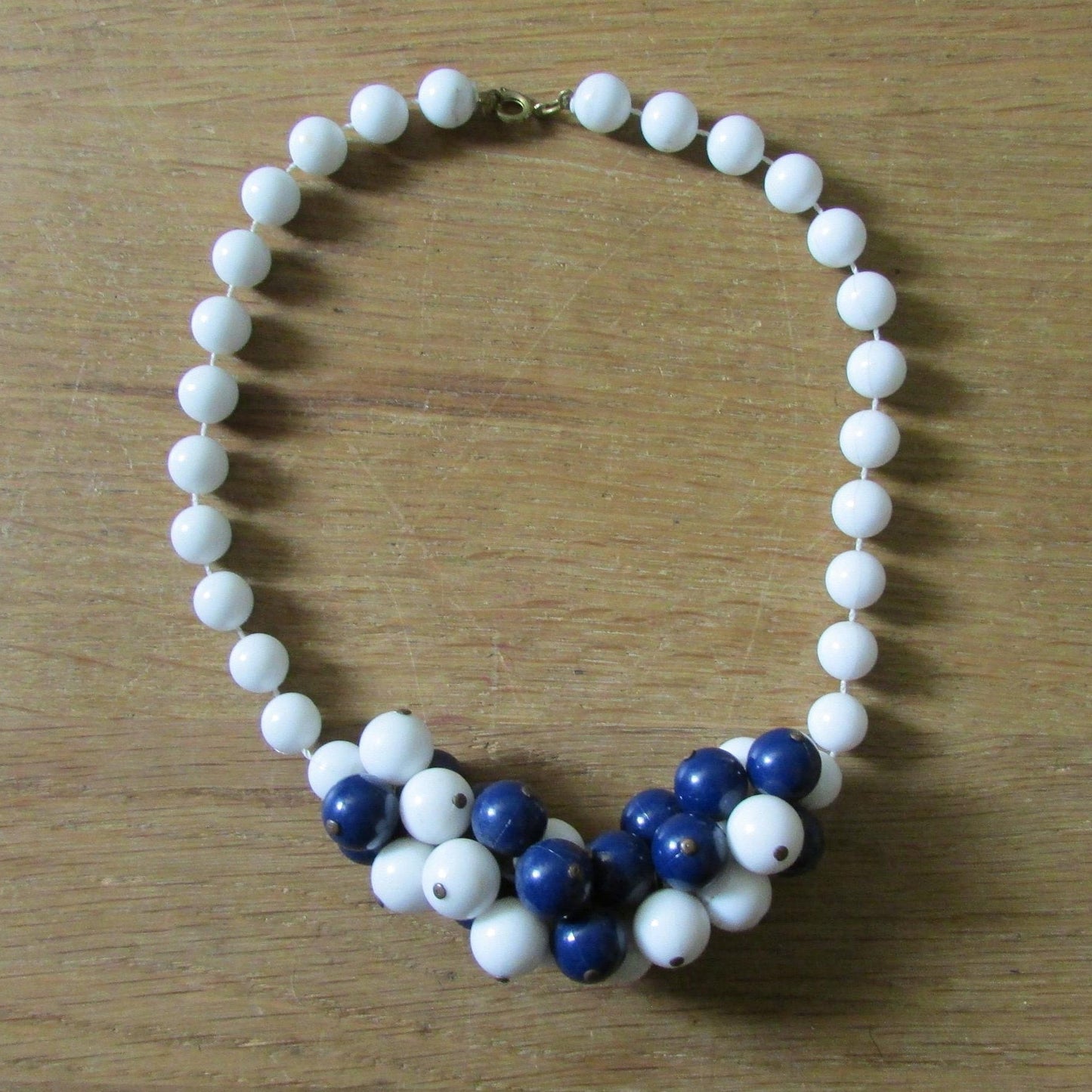 1960s blue and white cluster bead collar necklace