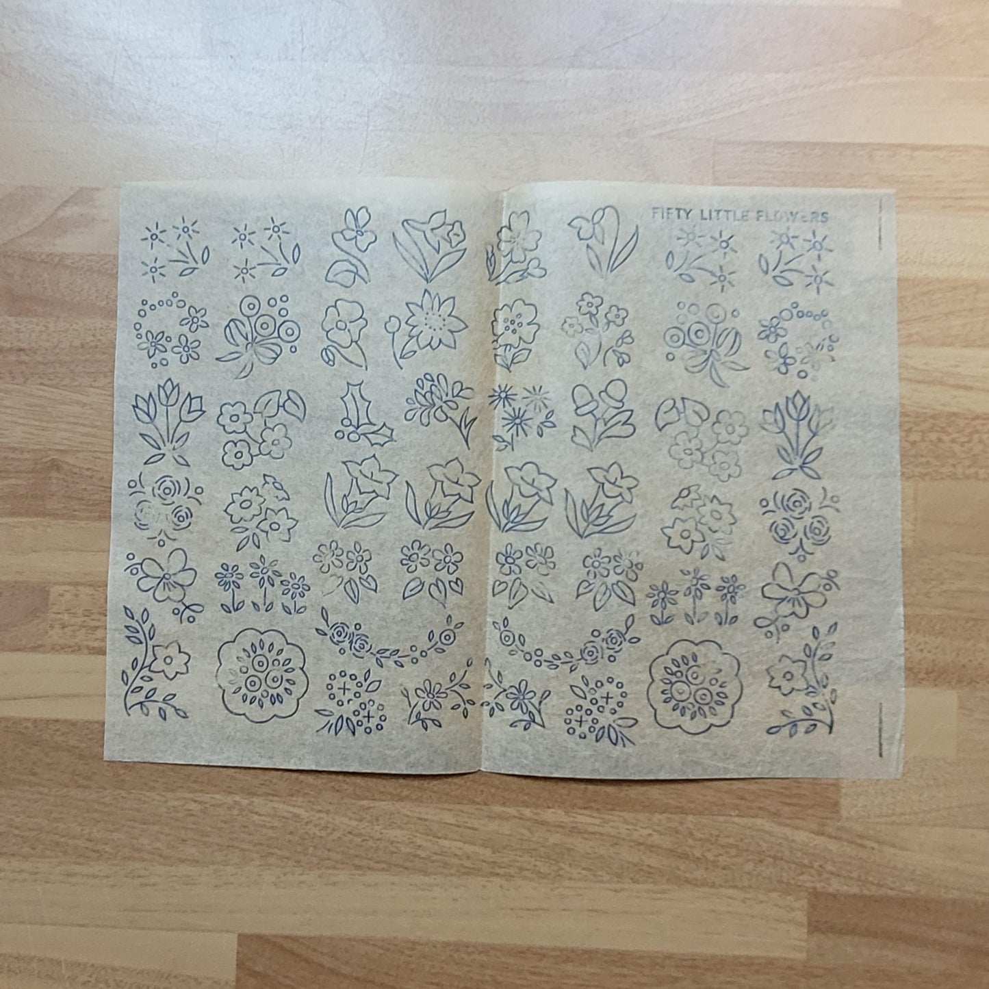 1950s Embroidery Transfer Library: 150 lovely motifs designed by Norman Hartnell