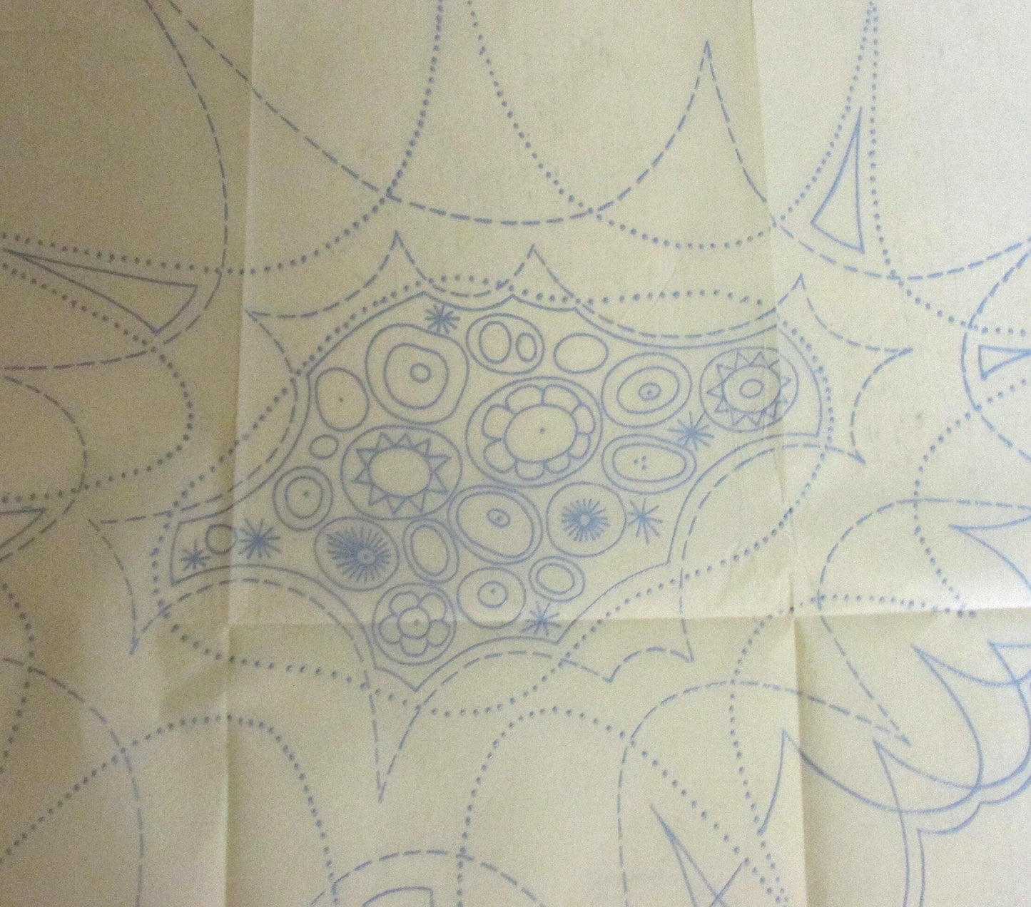 Unused vintage abstract flowers No.1169 G embroidery transfer