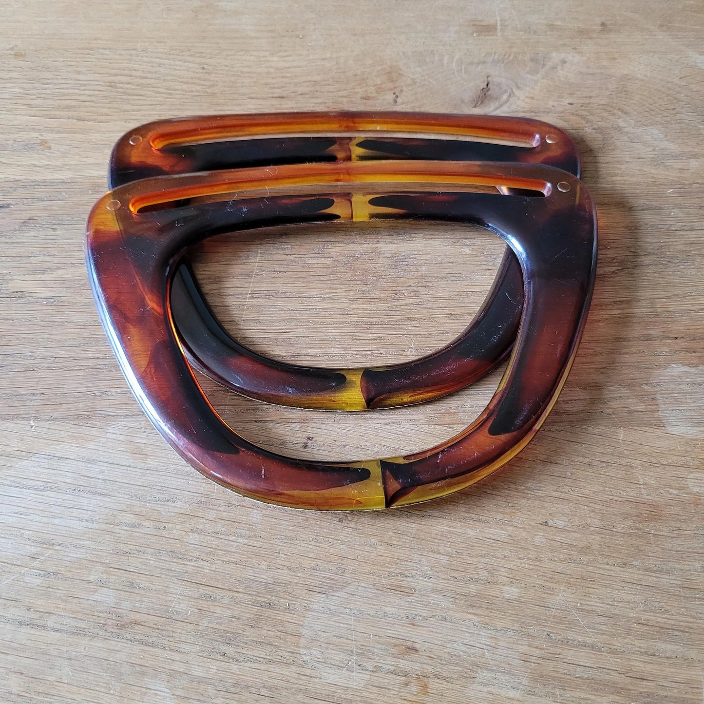 Pair of faux amber plastic tortoiseshell D-shaped handbag/purse handles