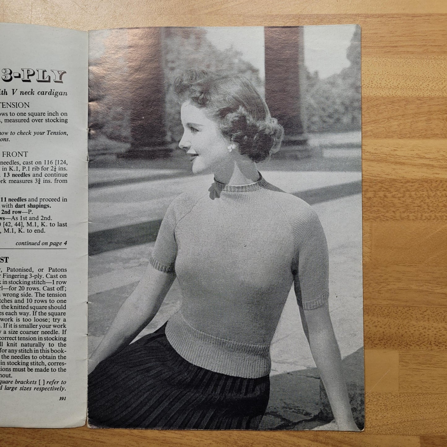1956 P&B Wools 391 knitting pattern for raglan twin sets