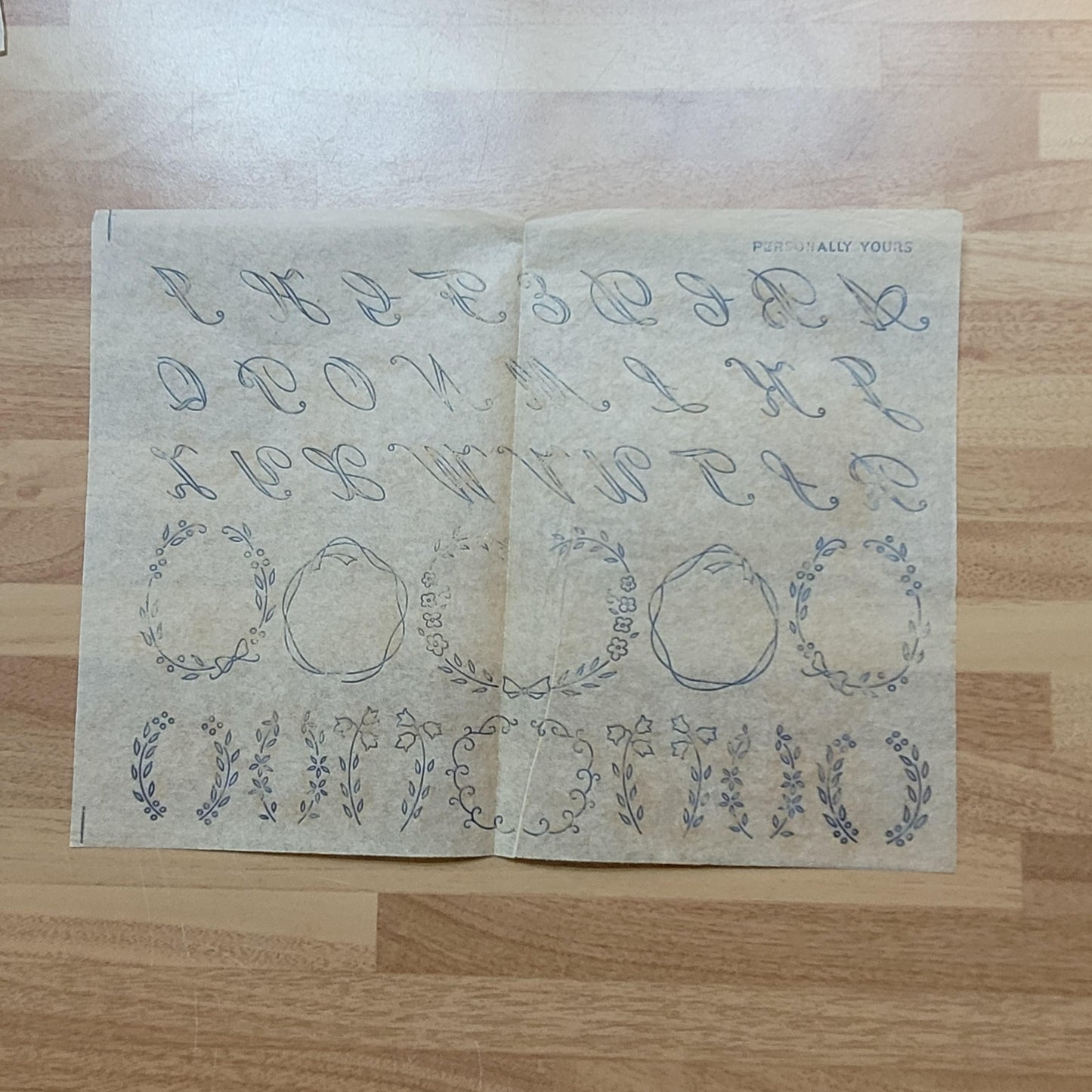 1950s Embroidery Transfer Library: 150 lovely motifs designed by Norman Hartnell