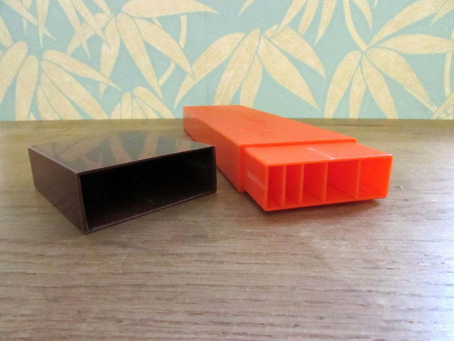 1970s plastic orange & brown knitting needles box/caddy