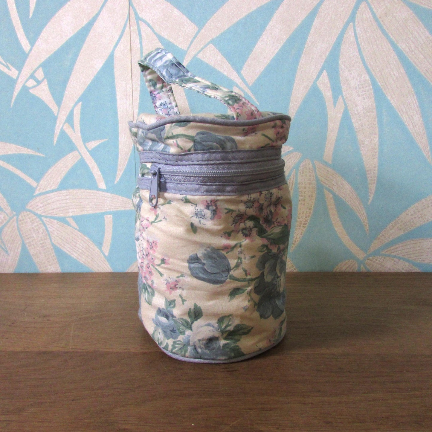 Vintage Littlewoods floral fabric wool ball holder