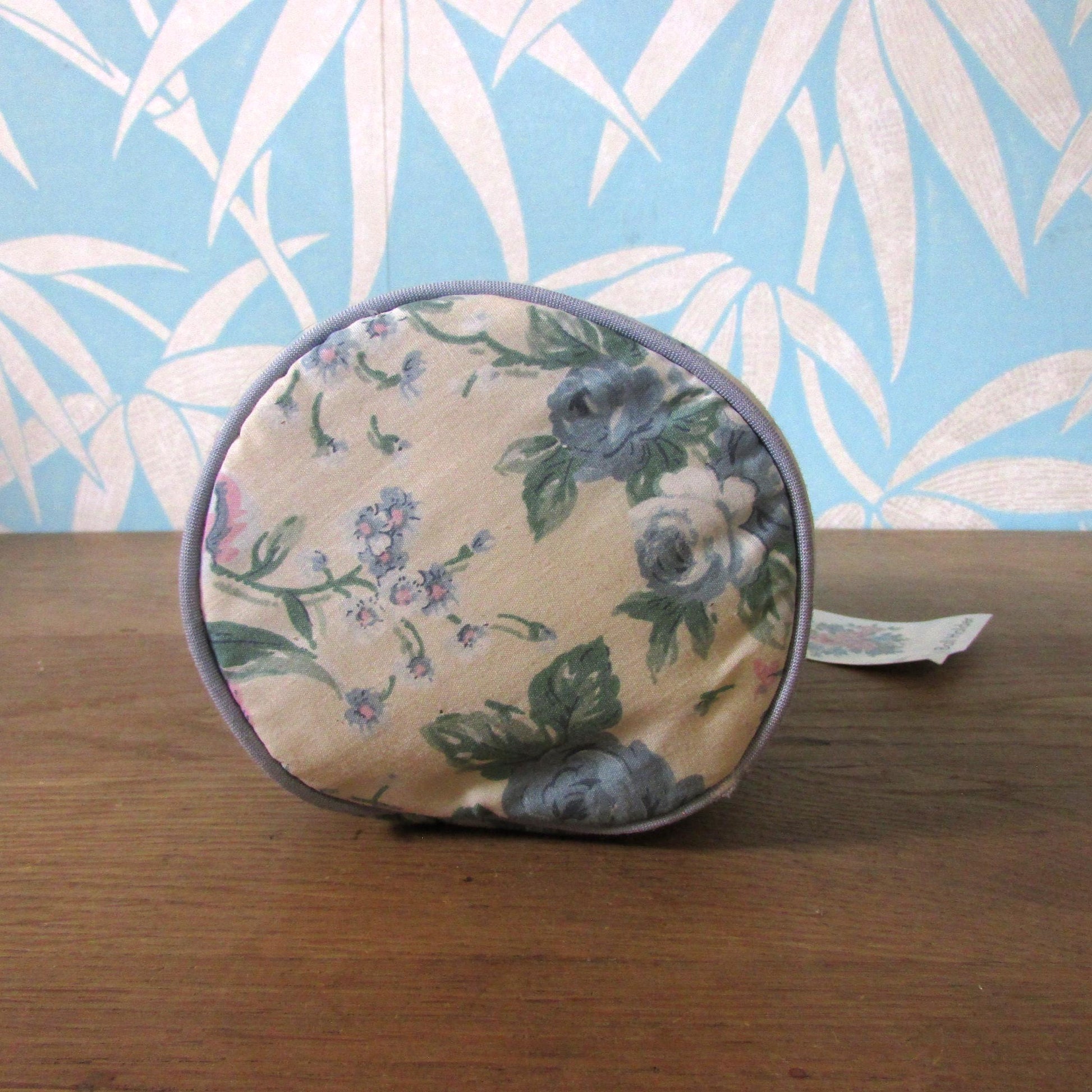 Vintage Littlewoods floral fabric wool ball holder