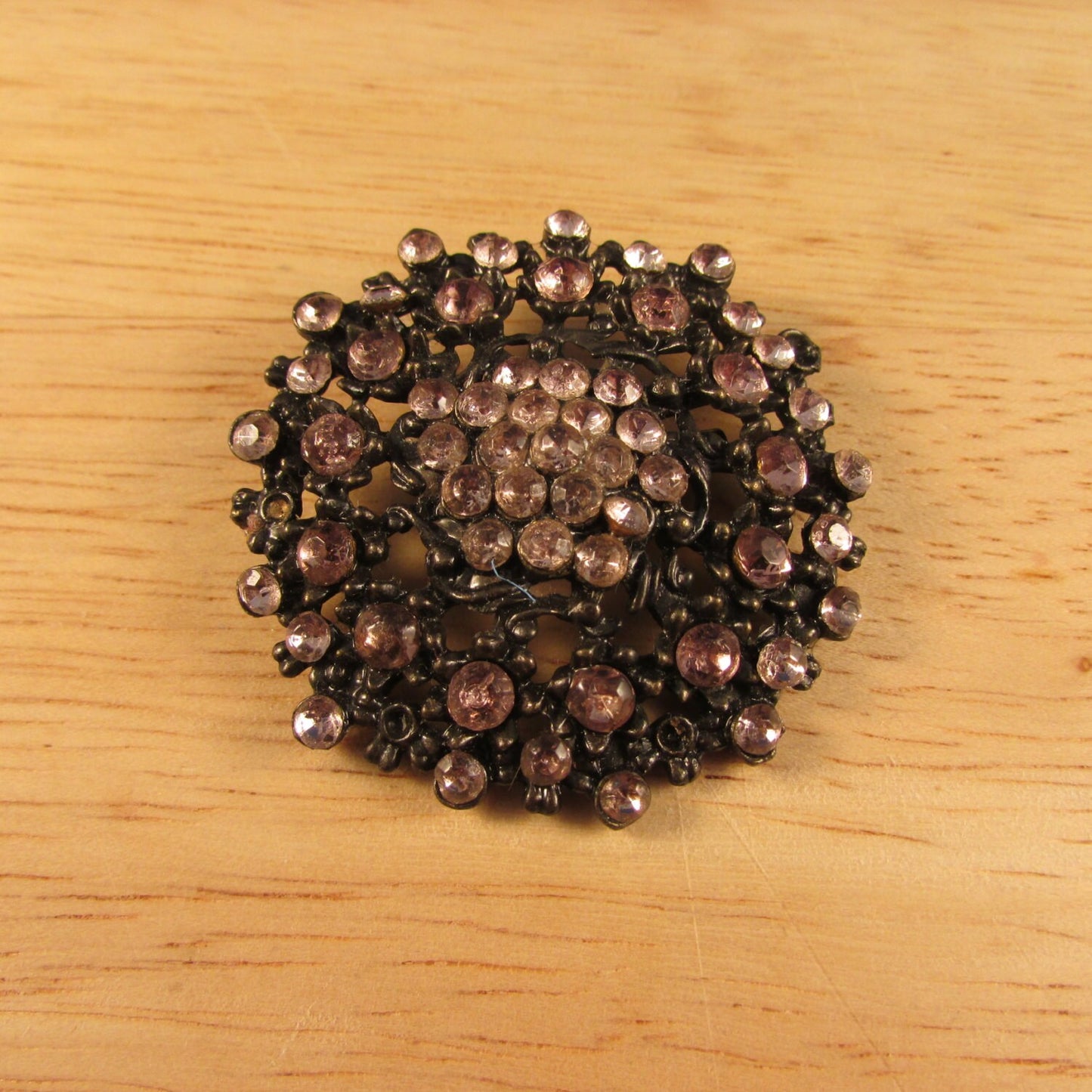 1940s metal flower round brooch with pink & clear diamanté