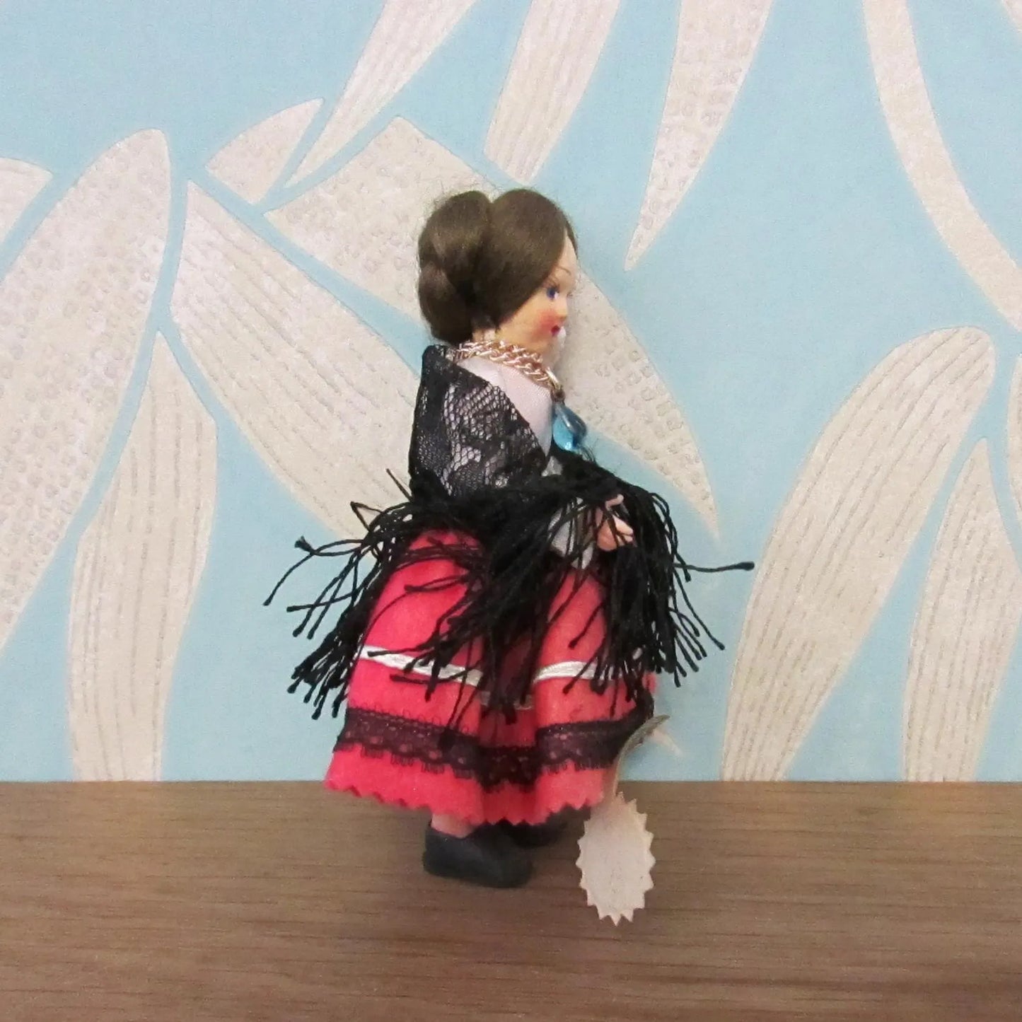 1970s Venezia, Italy souvenir/folk doll with Murano glass pendant