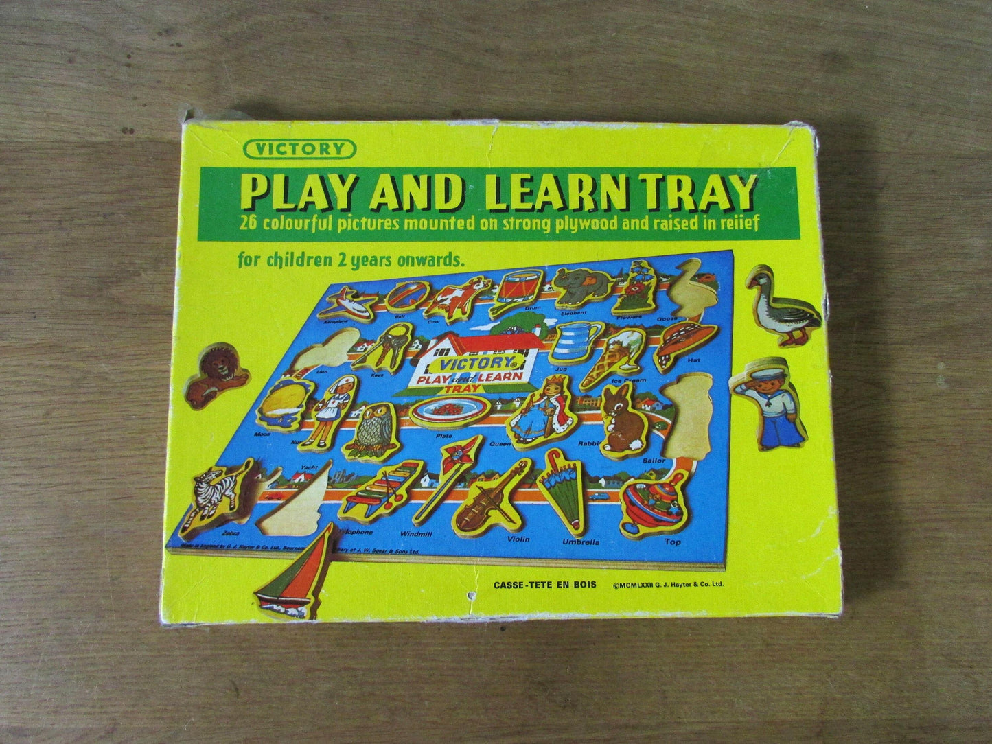 1972 Victory Play and Learn Tray; 26 colourful pictures mounted on strong plywood