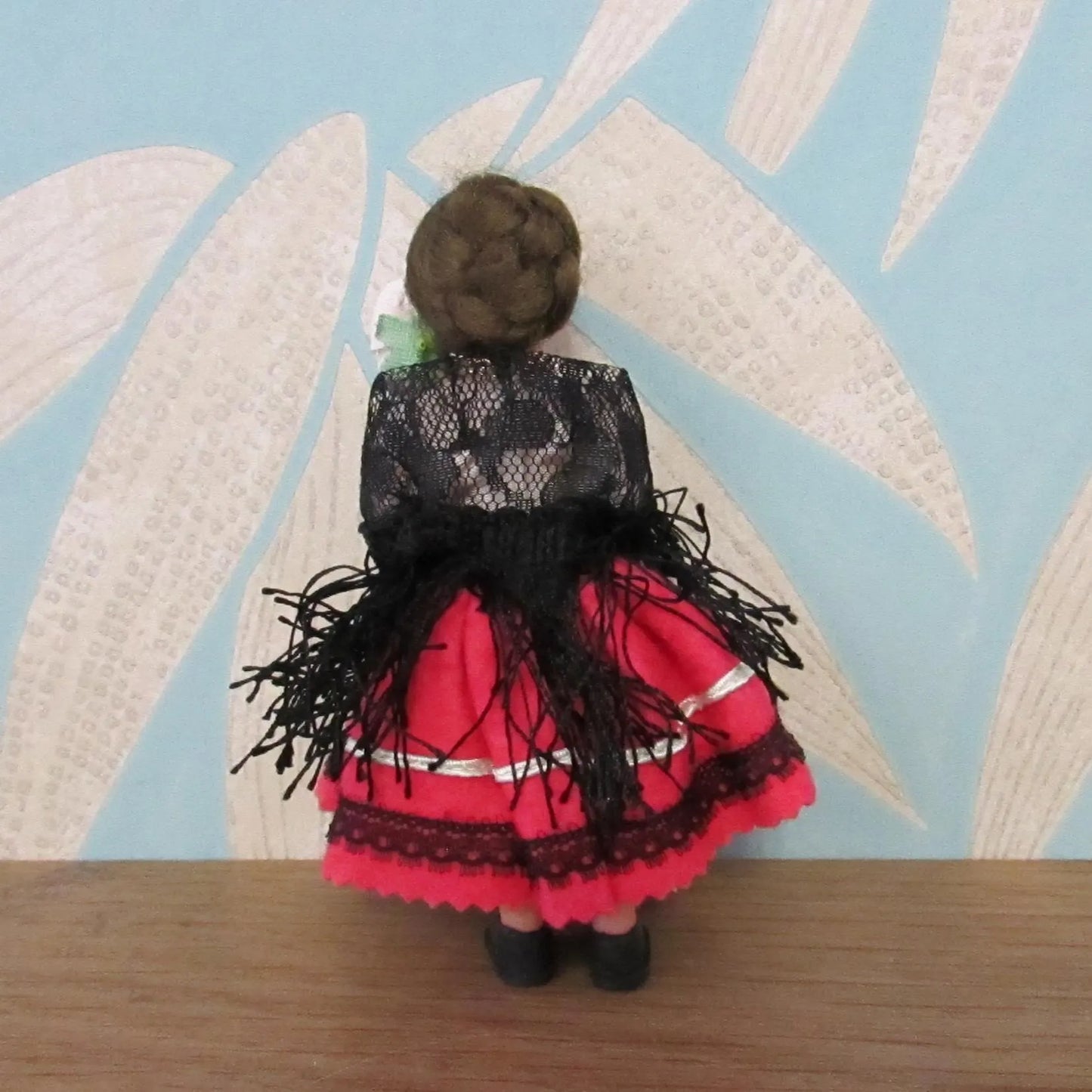 1970s Venezia, Italy souvenir/folk doll with Murano glass pendant