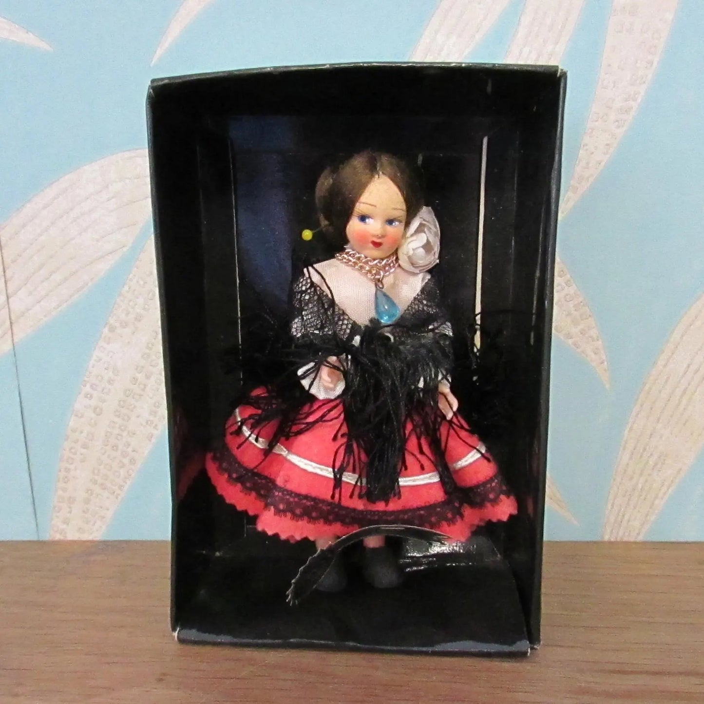 1970s Venezia, Italy souvenir/folk doll with Murano glass pendant