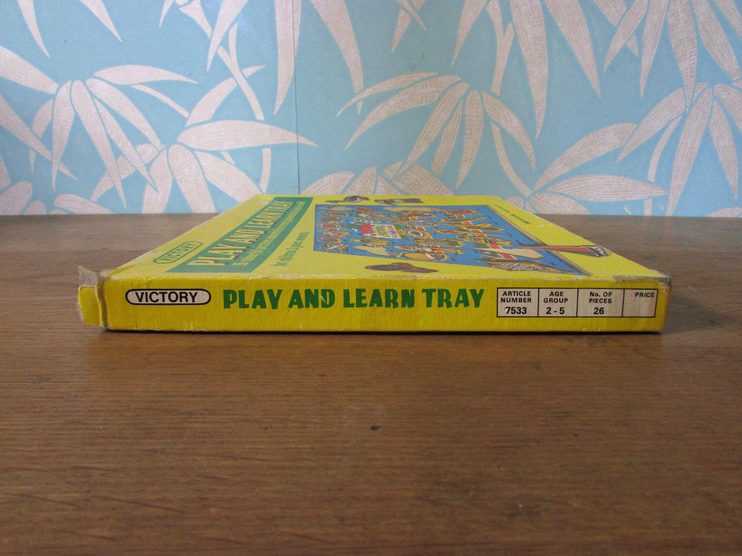 1972 Victory Play and Learn Tray; 26 colourful pictures mounted on strong plywood