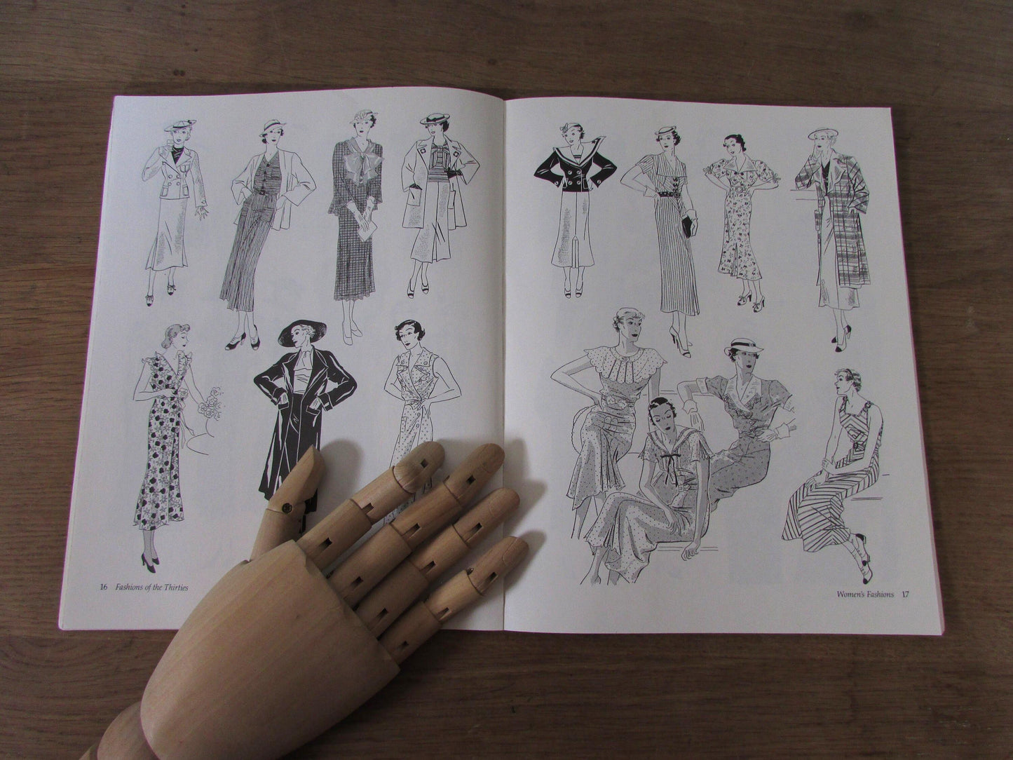 Fashion of the Thirties, by Carol Belanger Grafton (Softback, 1993)