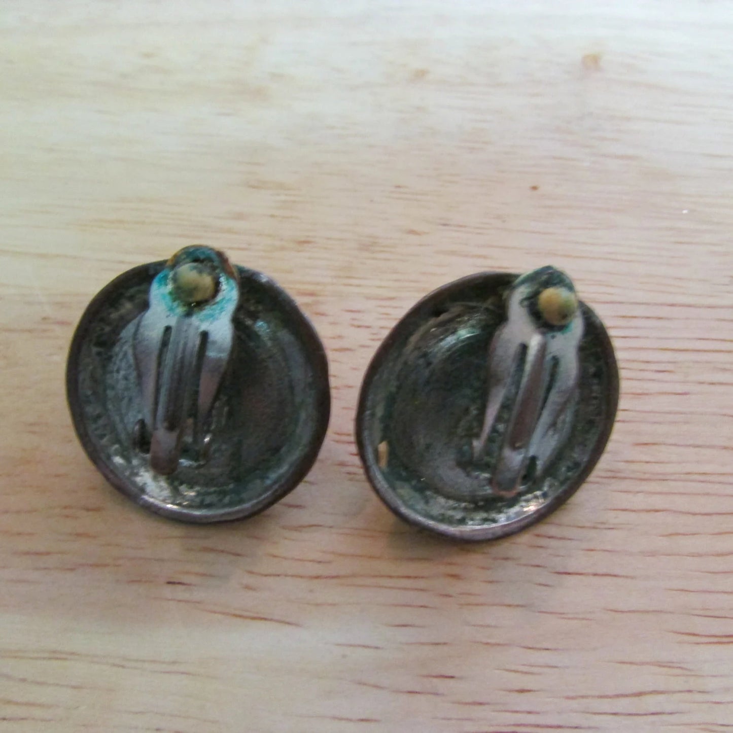 1960s modernist etched silver-tone & deep blush pink central bead clip-on earrings