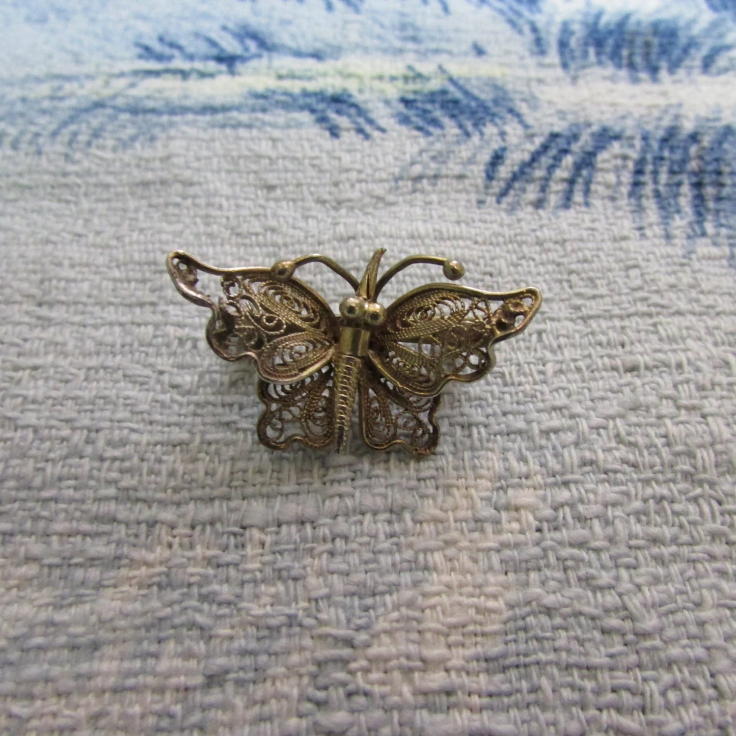 Vintage Victorian-style sterling silver (?) filigree/lace butterfly pin brooch, stamped