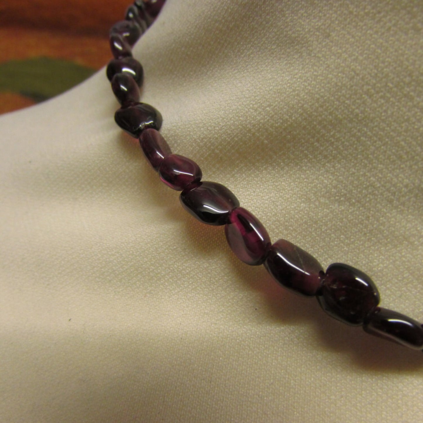 1950s translucent purple/burgundy garnet choker length necklace