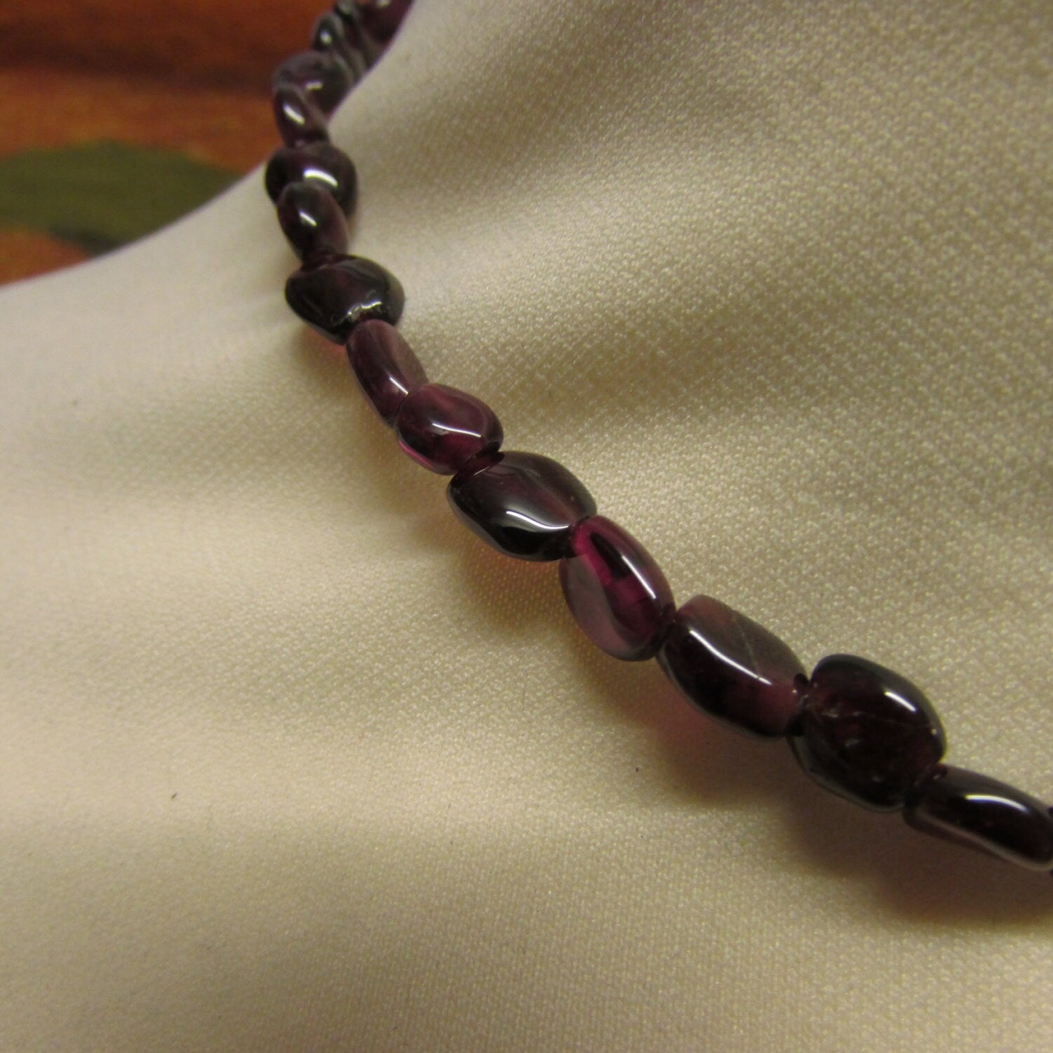 1950s translucent purple/burgundy garnet choker length necklace
