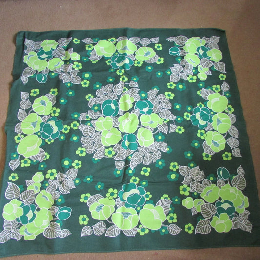 1960s/70s small square green floral tablecloth