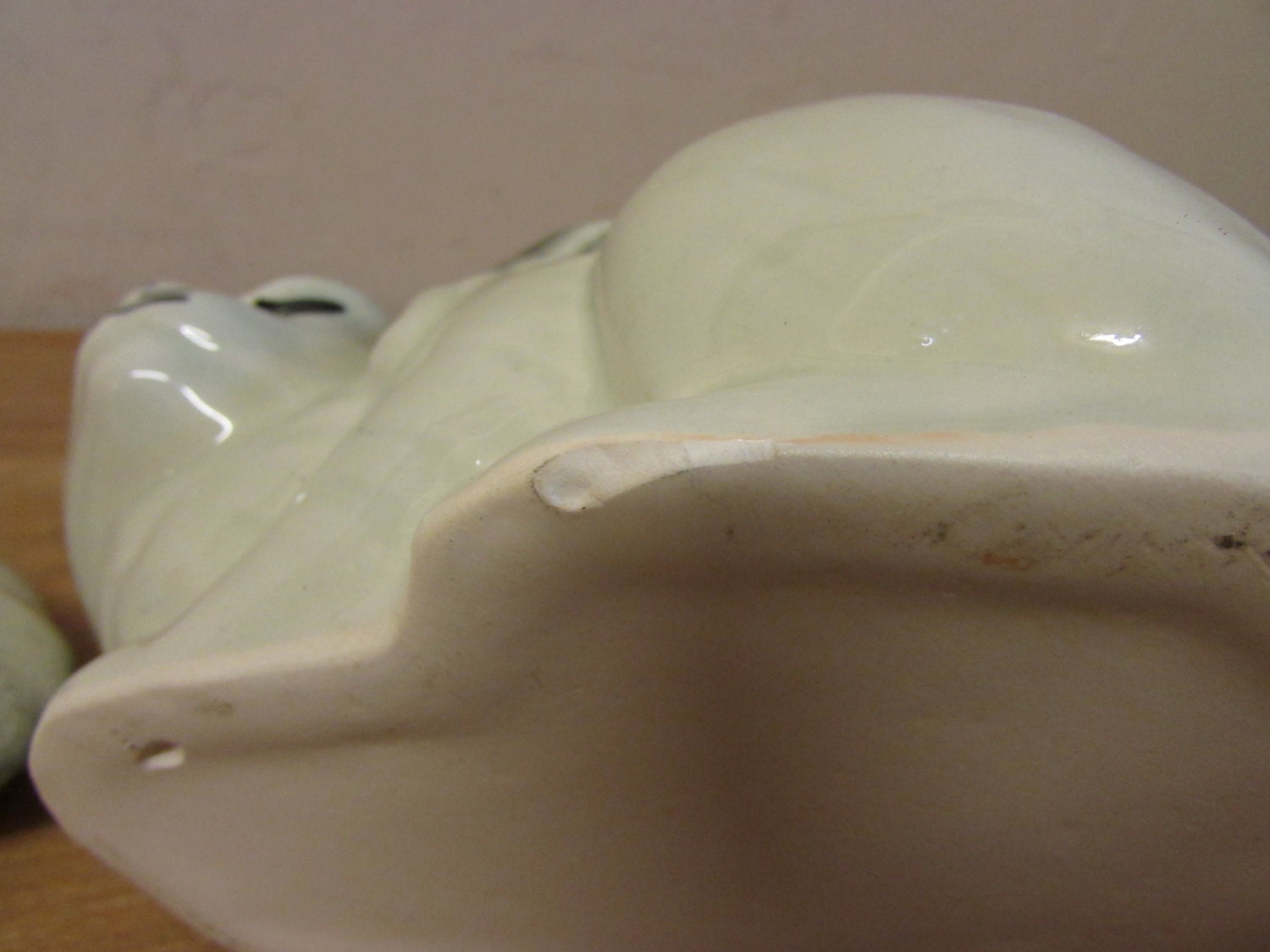 Unusual kitsch vintage black & white sleeping cat teapot
