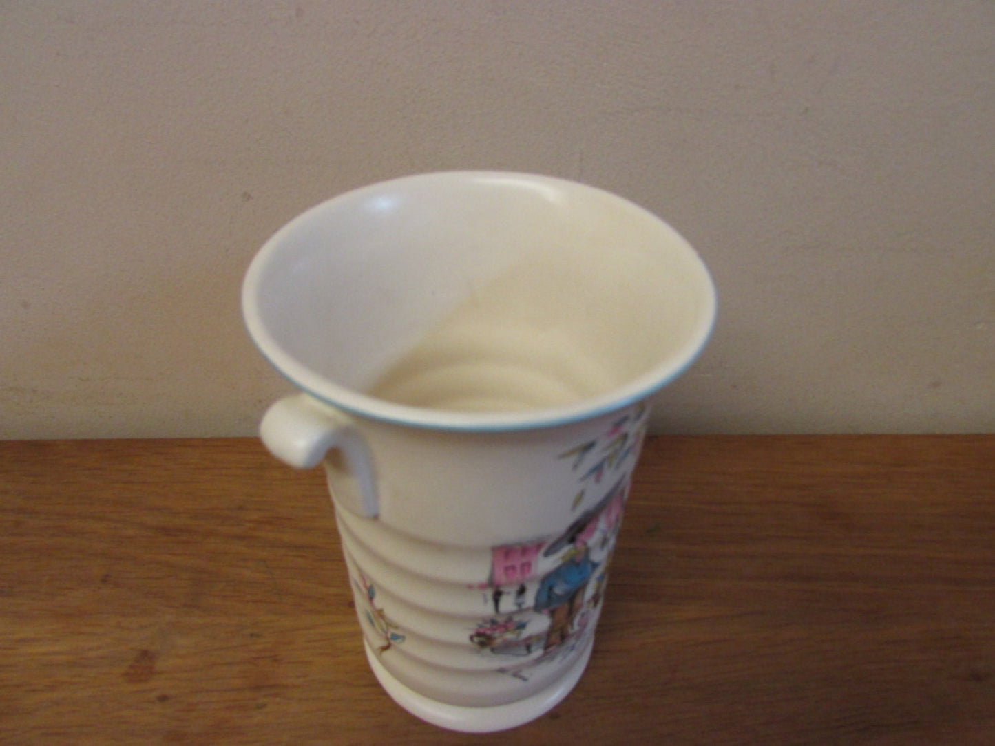 1950s Crown Ducal 'Petit Pierre' pastel vase
