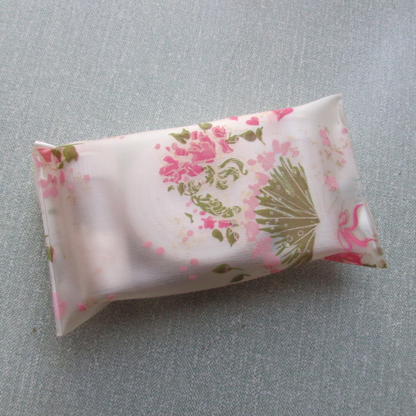 1950s/60s Celebrity New York floral travel pouch containing 2x pill vials, & collapsible drinking cup/pill box