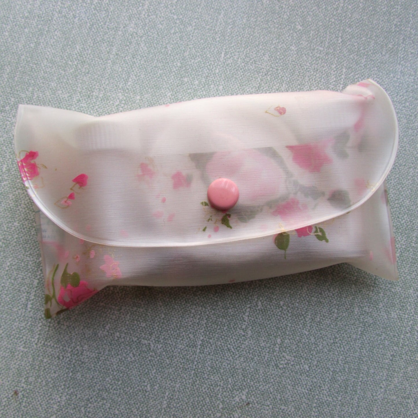 1950s/60s Celebrity New York floral travel pouch containing 2x pill vials, & collapsible drinking cup/pill box